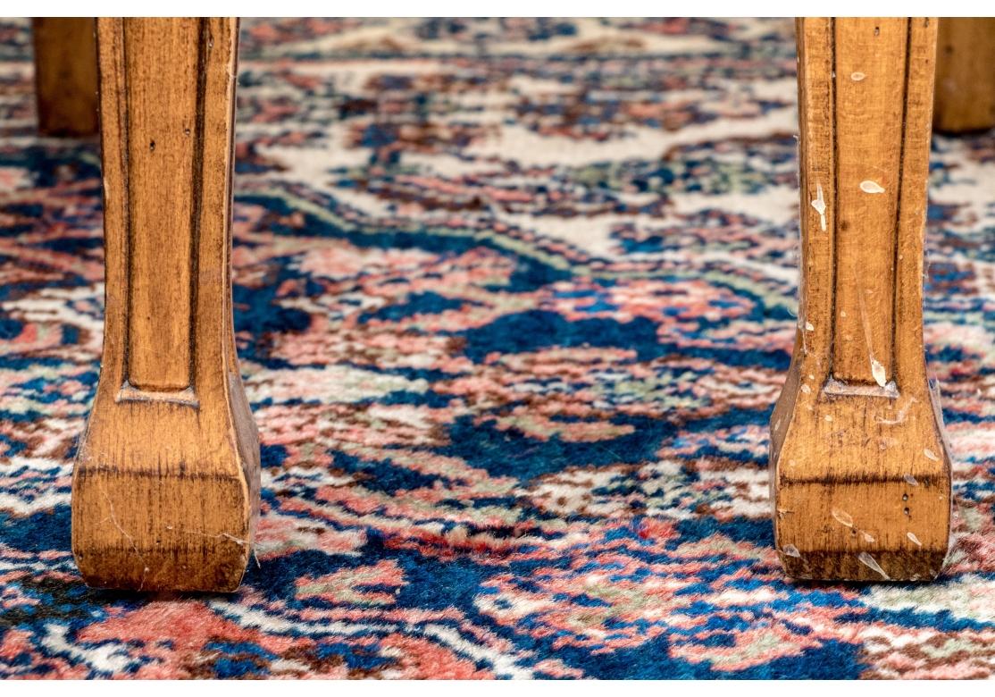 Ensemble de quatre chaises de salle à manger à dossier en toile en vente 11