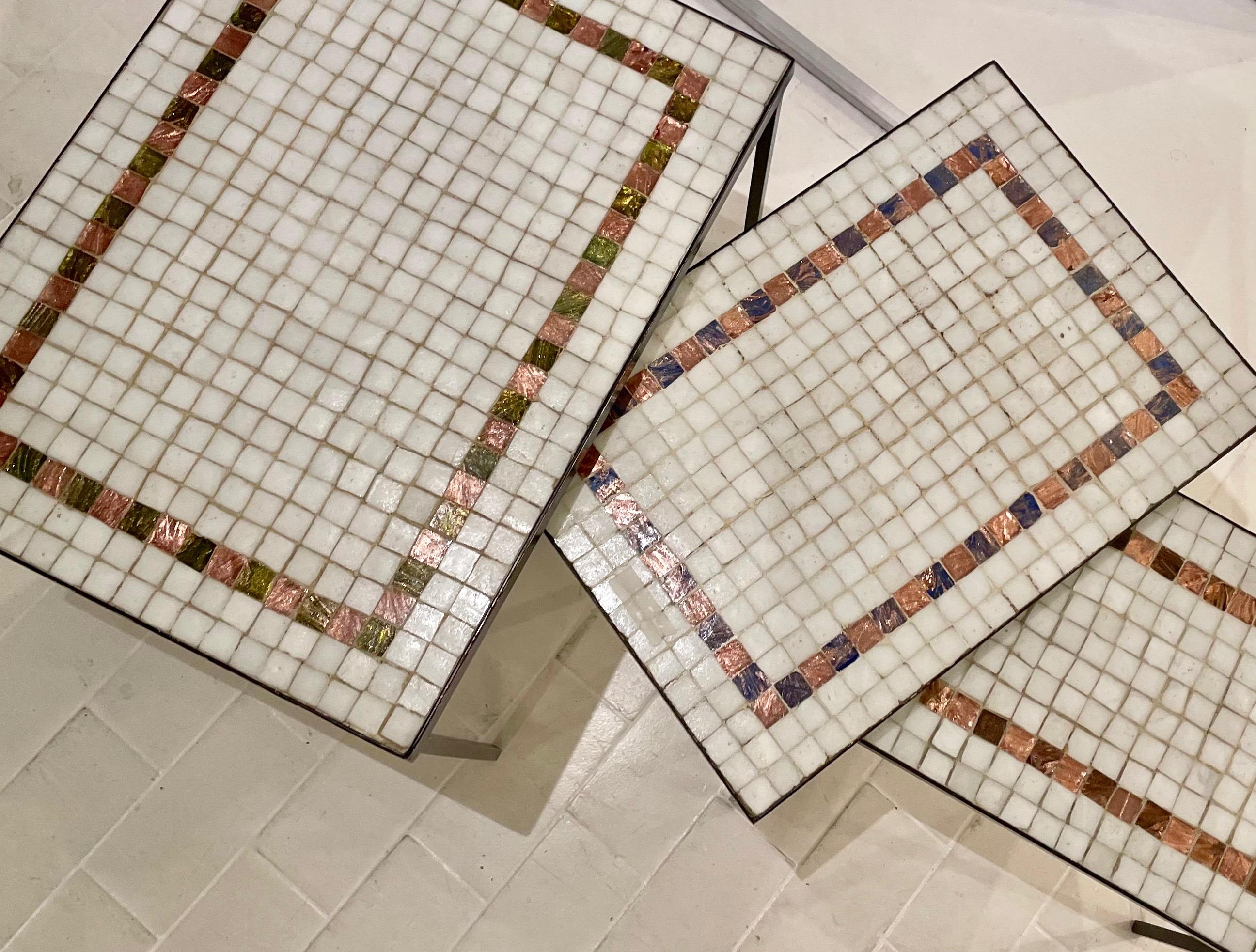 Fine Set of Mosaic and Black Iron Nesting Tables France 1950 In Good Condition For Sale In Brussels, BE