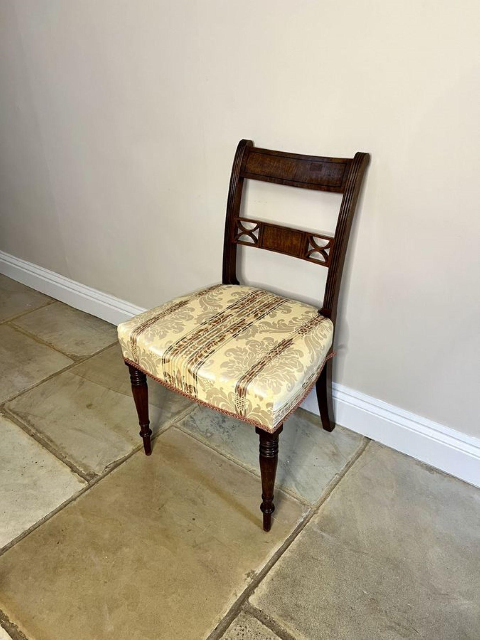 Belle série de six chaises de salle à manger anciennes en acajou de qualité George III  en vente 3