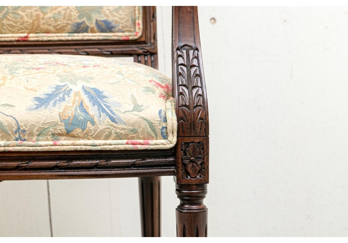 Belle série de six E.J. Collection Victor Newport sculptée  Chaises de salle à manger  en vente 5