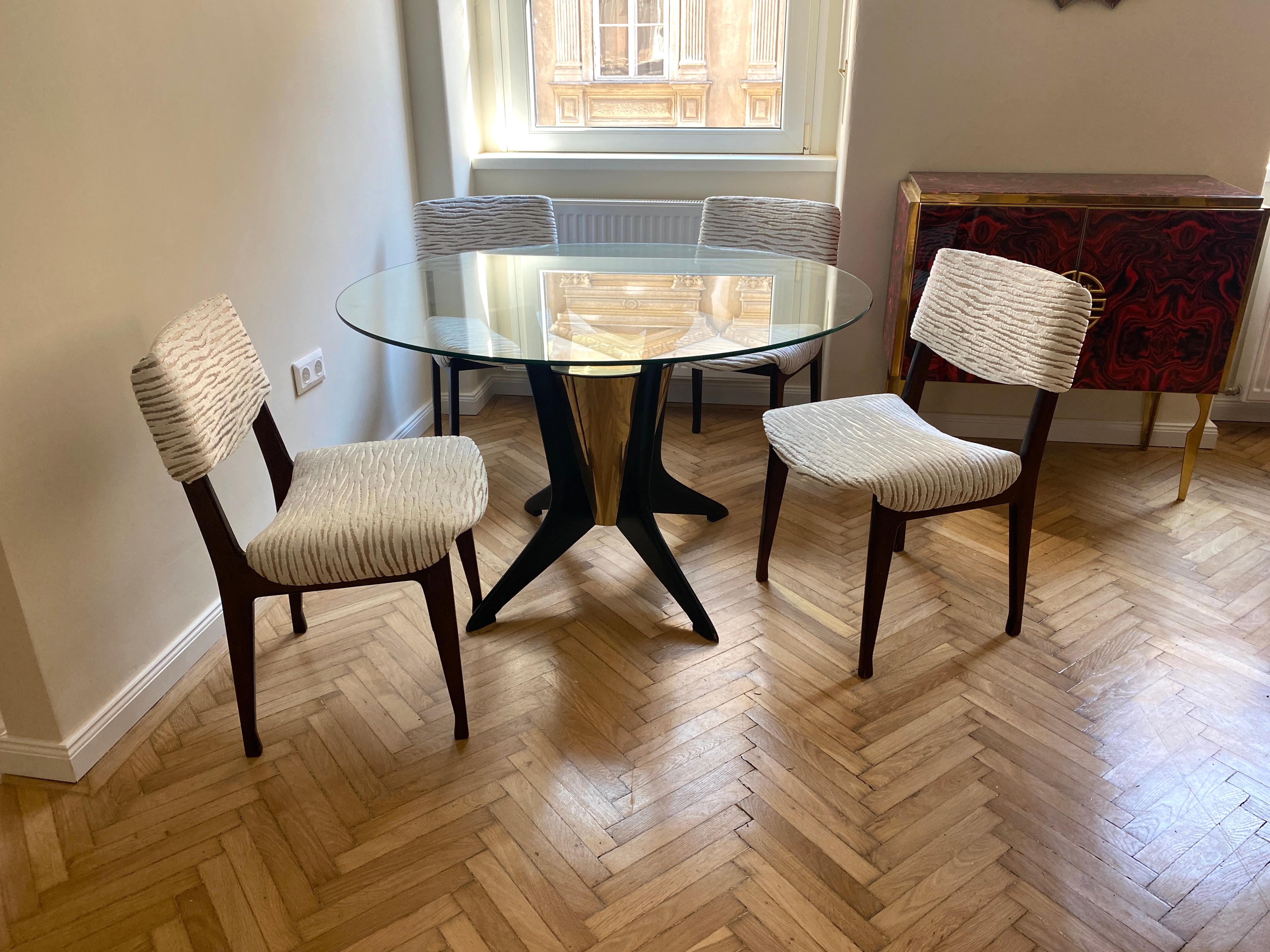 Set of six Italian  wood chairs with a  precious white velvet upholstery seats.
Made in Italy 1950'. The wood is in perfect vintage condition.
Each chair has been masterfully crafted, absolutely wonderful proportions and is comfortable.
Perfect