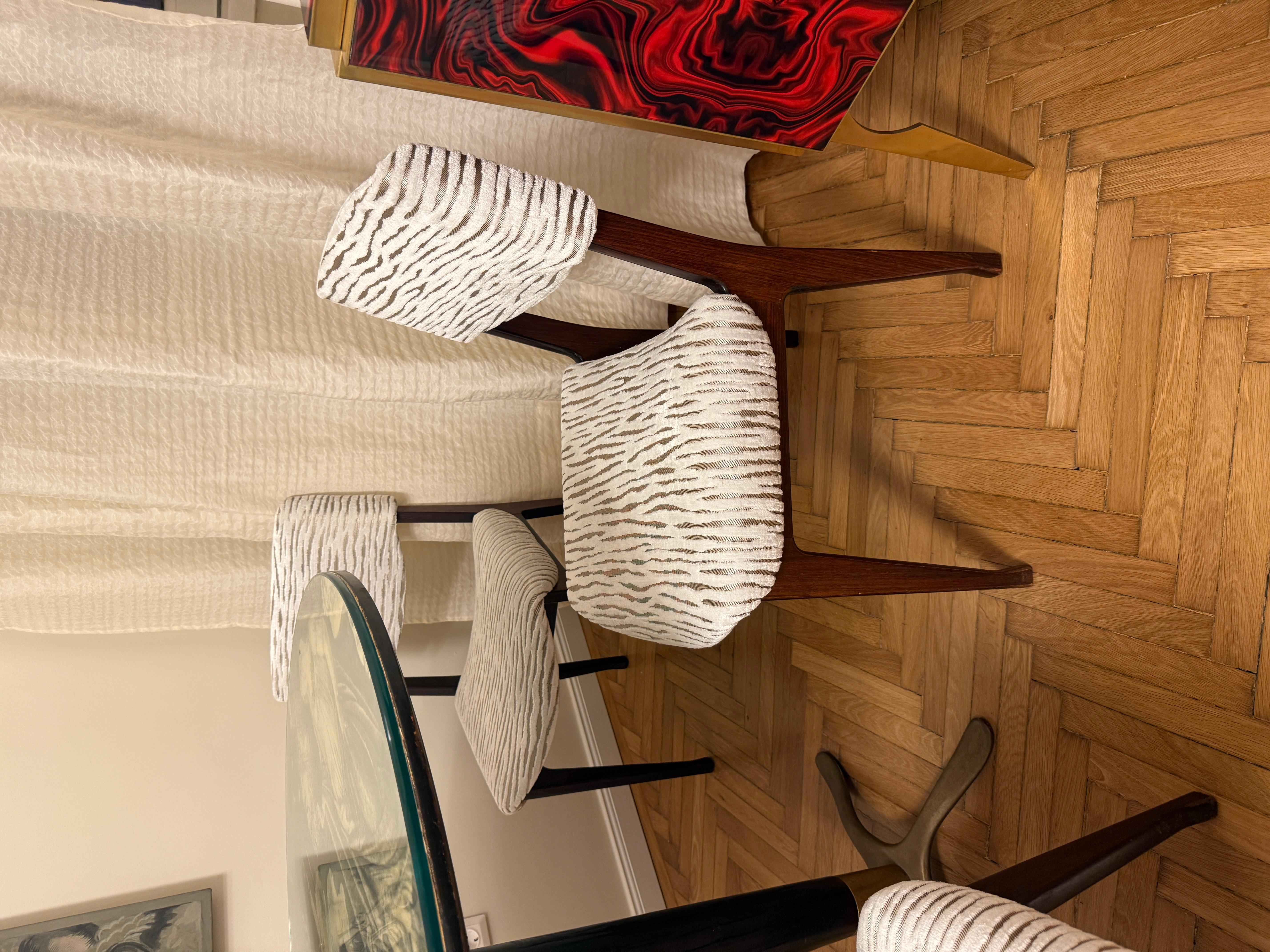 Fine Set of Six Italian Mid Century  Wood Chairs, 1950' (Mitte des 20. Jahrhunderts) im Angebot