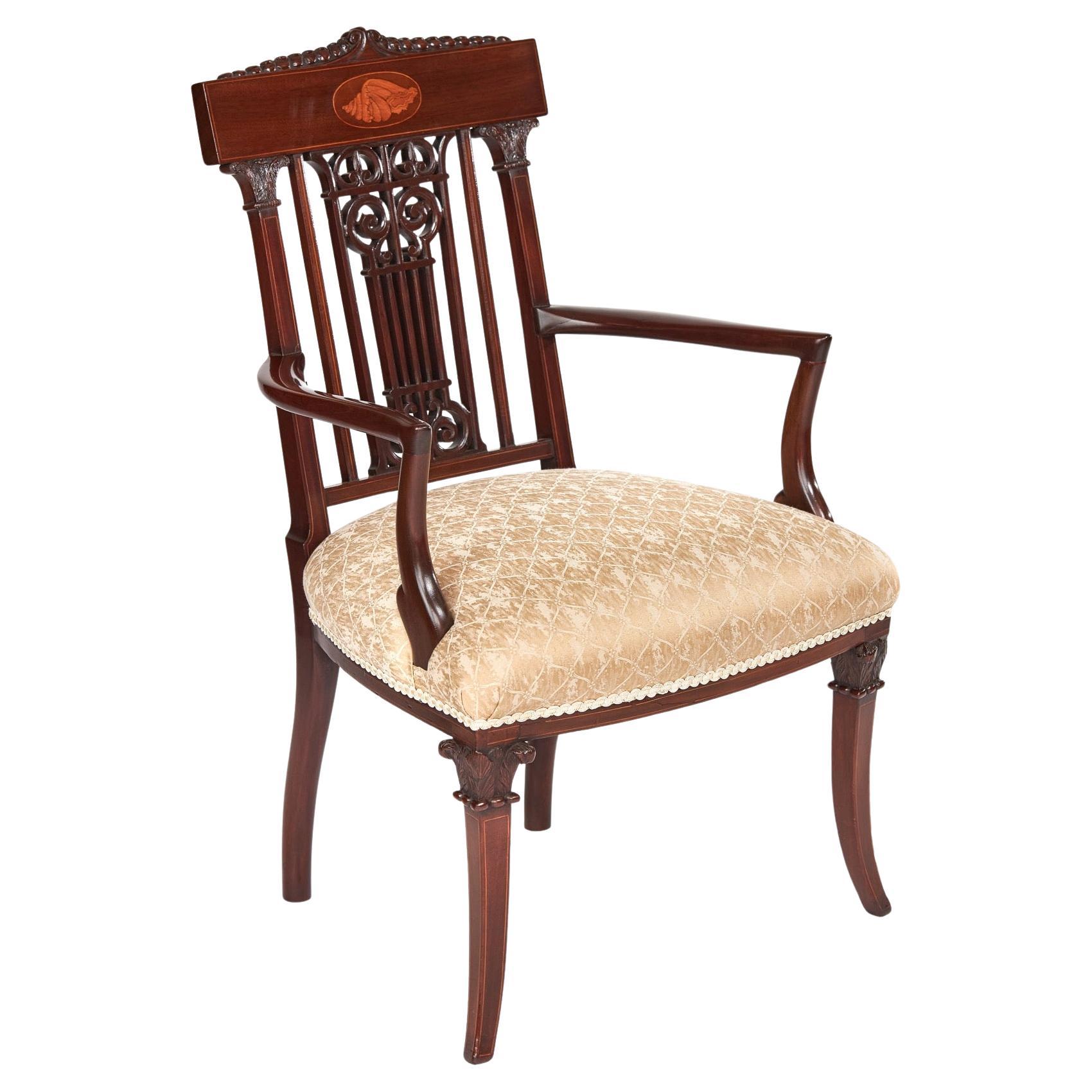 Feiner Sheraton Revival-Stuhl mit Mahagoni-Intarsien und geschnitztem Elbow-Sessel