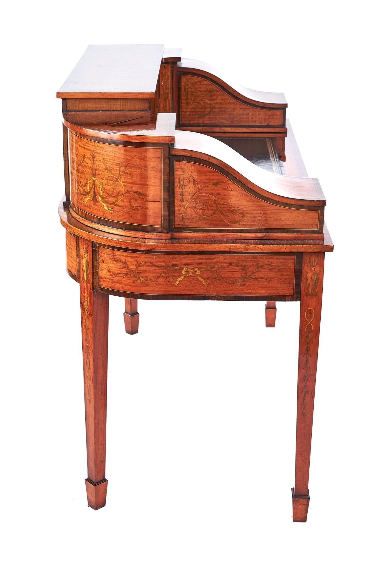 Feiner Sheraton Revival Schreibtisch mit Intarsien aus Satinholz, Carlton House, mit Briefkästen, Ci (Seidenholz) im Angebot