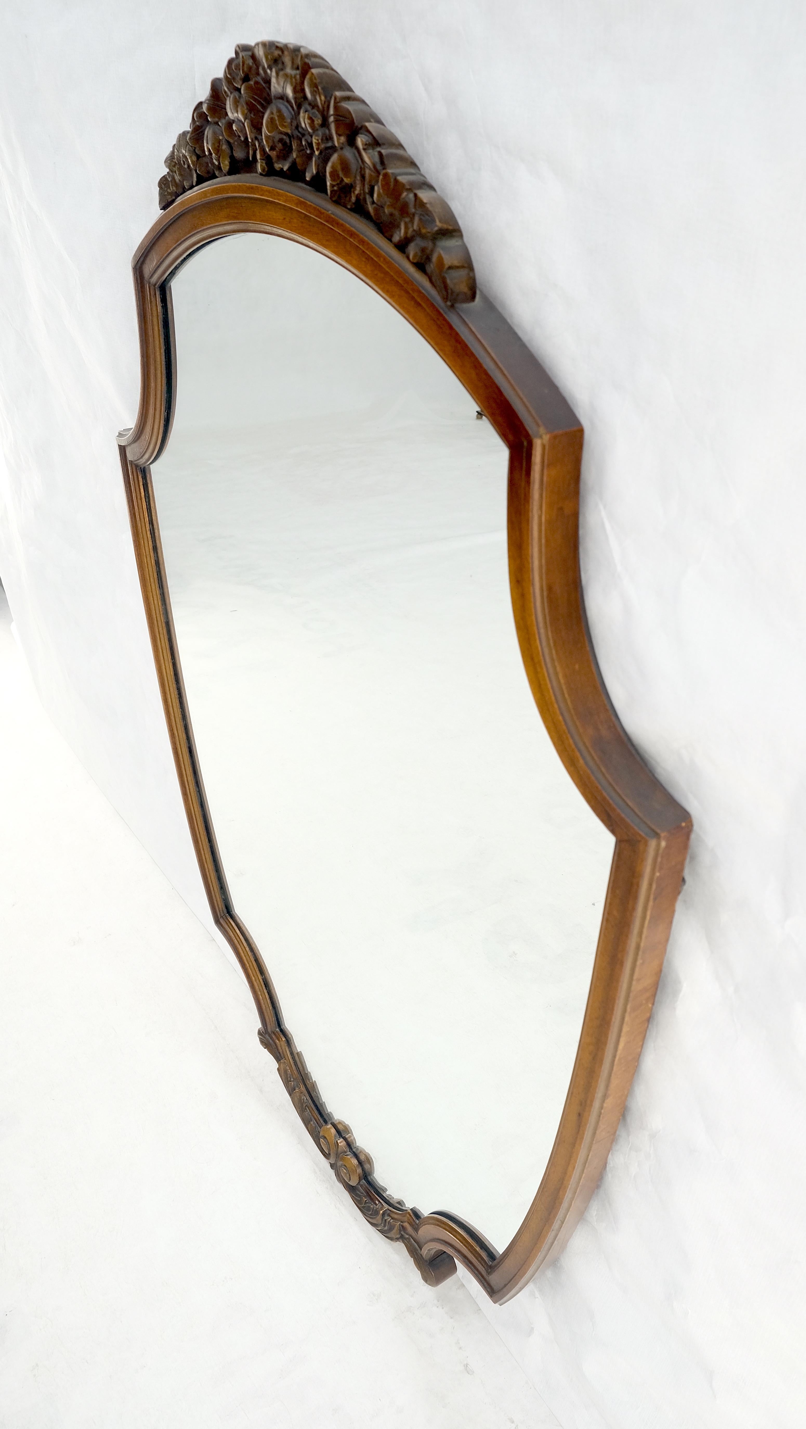 Fine Shield Shape Carved Light Walnut Mirror c1940s MINT! For Sale 3