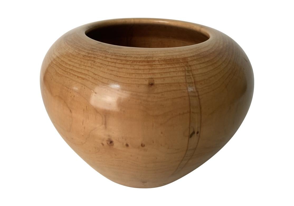 Fine Signed Turned And Polished Maple Vessel In Good Condition For Sale In Bridgeport, CT