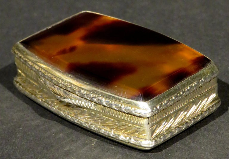 Fine Silver Gilt and 'Faux Tortoiseshell' Pillbox, Italy Mid20th