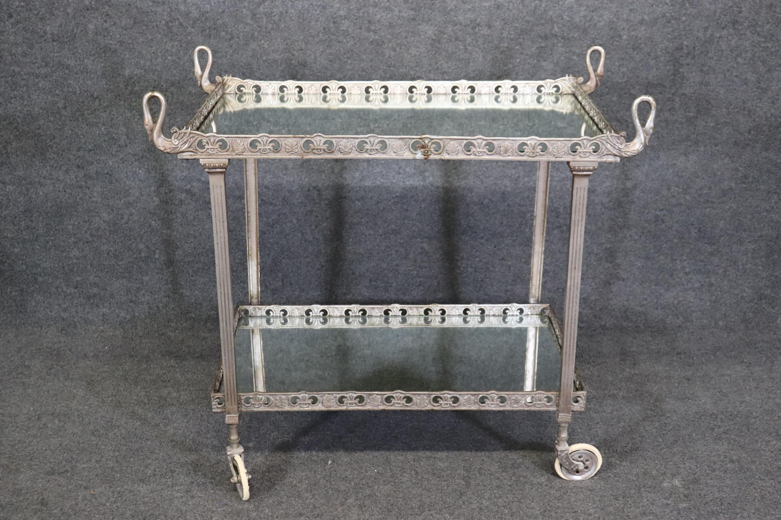 italien Fine Silvered Metal Italian Swan Mirrored Tea Cart Liquor Trolley Bar Cart  en vente