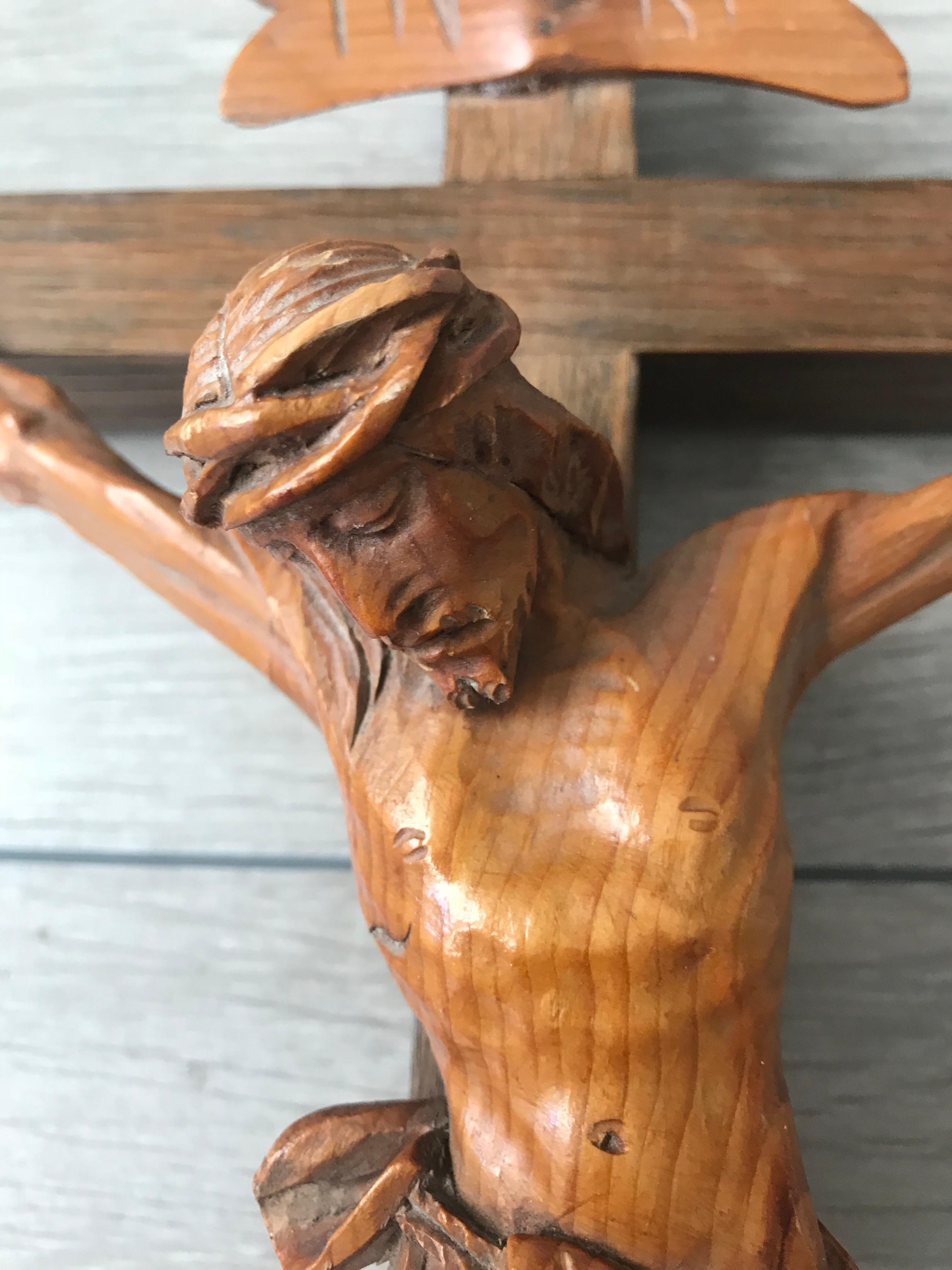 Small Size Antique Handcrafted and Carved Pine and Oak Home Wall Christ Crucifix For Sale 4