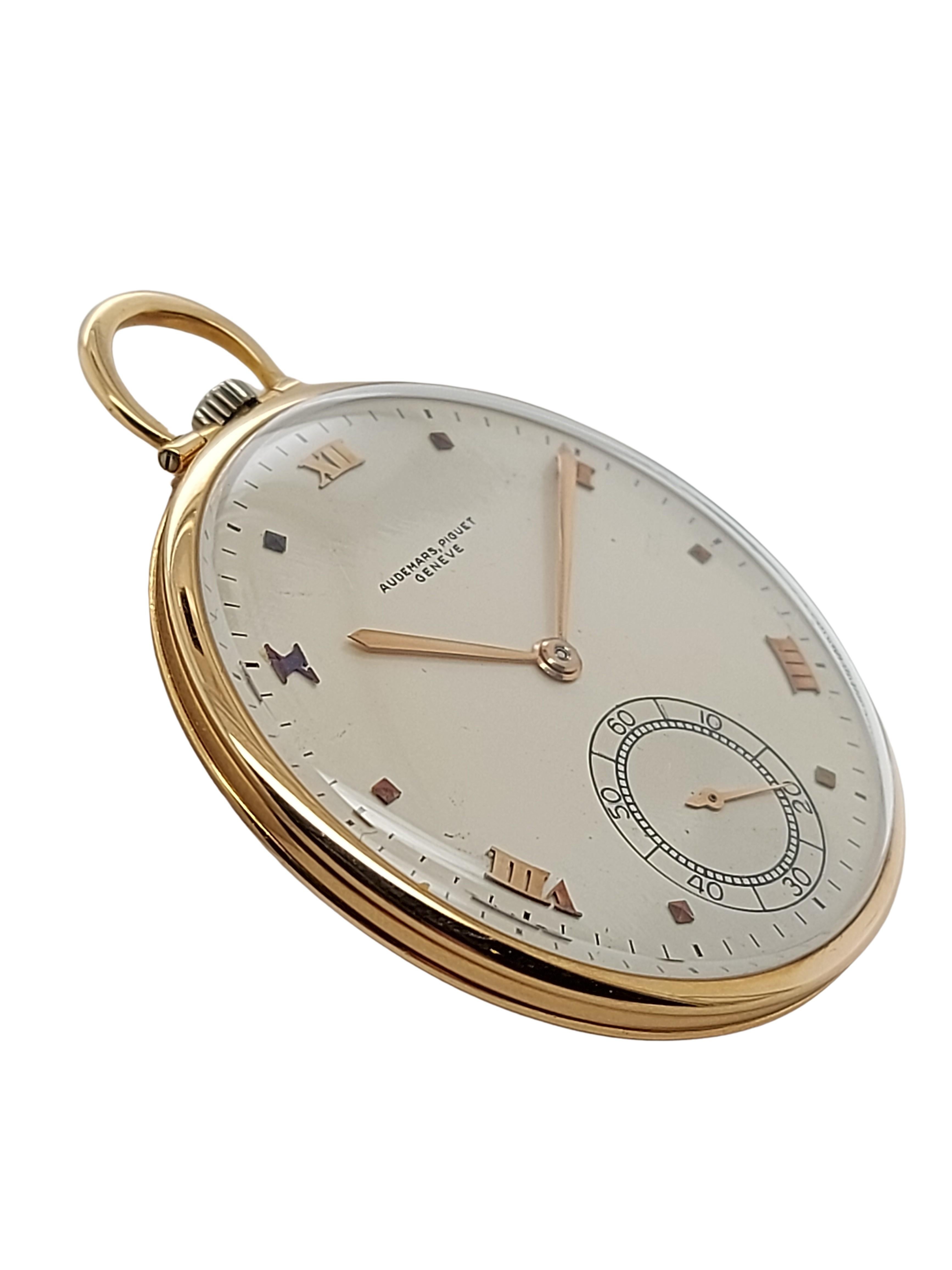 Fine slim Vintage 18kt Yellow Gold Audemars Piguet pocket watch.

A collector watch.

Movement: Beautifully toned 19 jewel 8 adjustment movement.

Case: 18kt Yellow Gold, Diameter 41 mm, 

Dial: Goldish Dial with applied roman numerals and gold