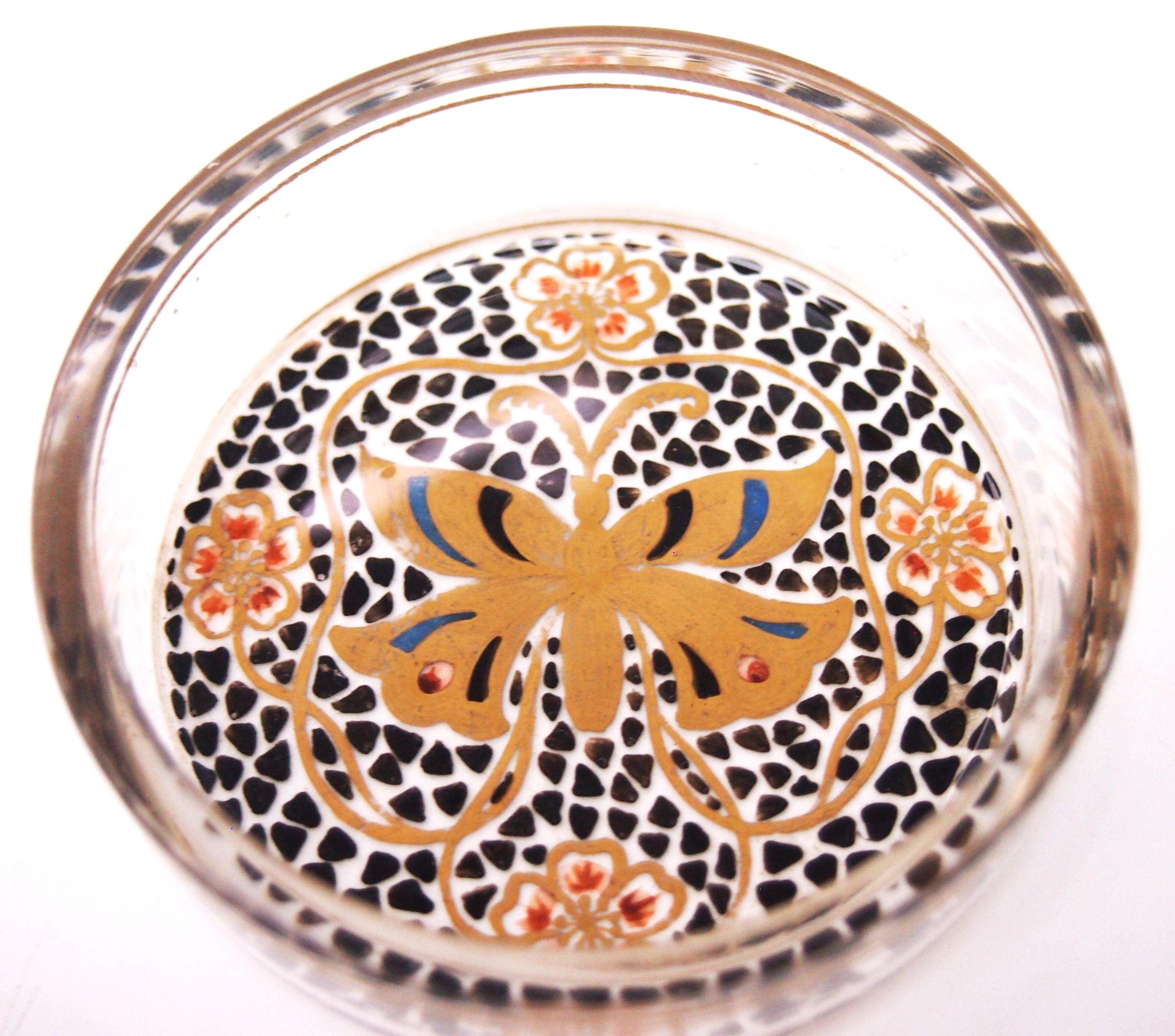 Petite boîte à papillons émaillée et couvercle de la Fachschule Haida Glass School en vente 2