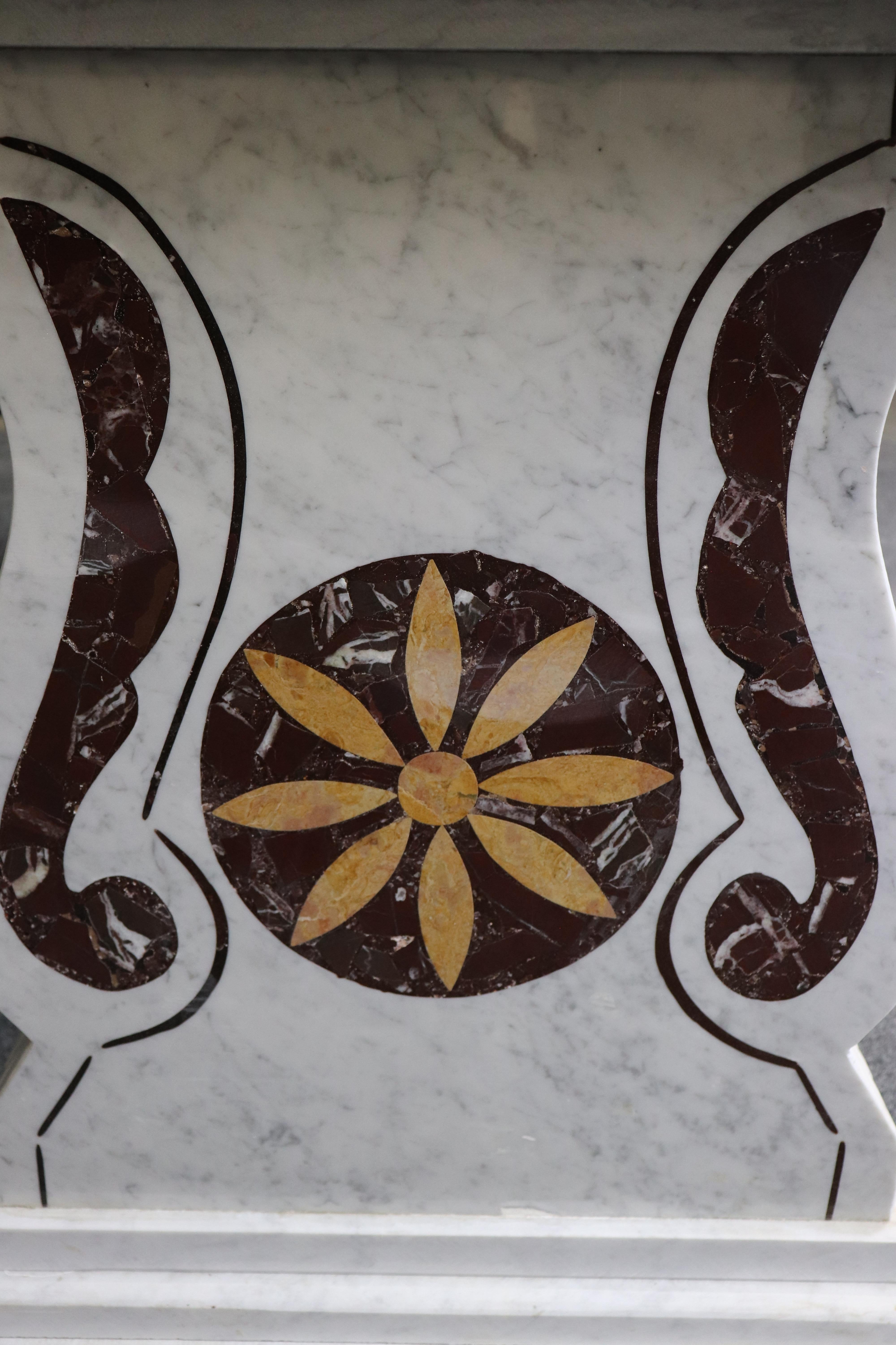 Fine Solid Marble Inlaid Pietra Dura Italian Neoclassical Dining Table en vente 6