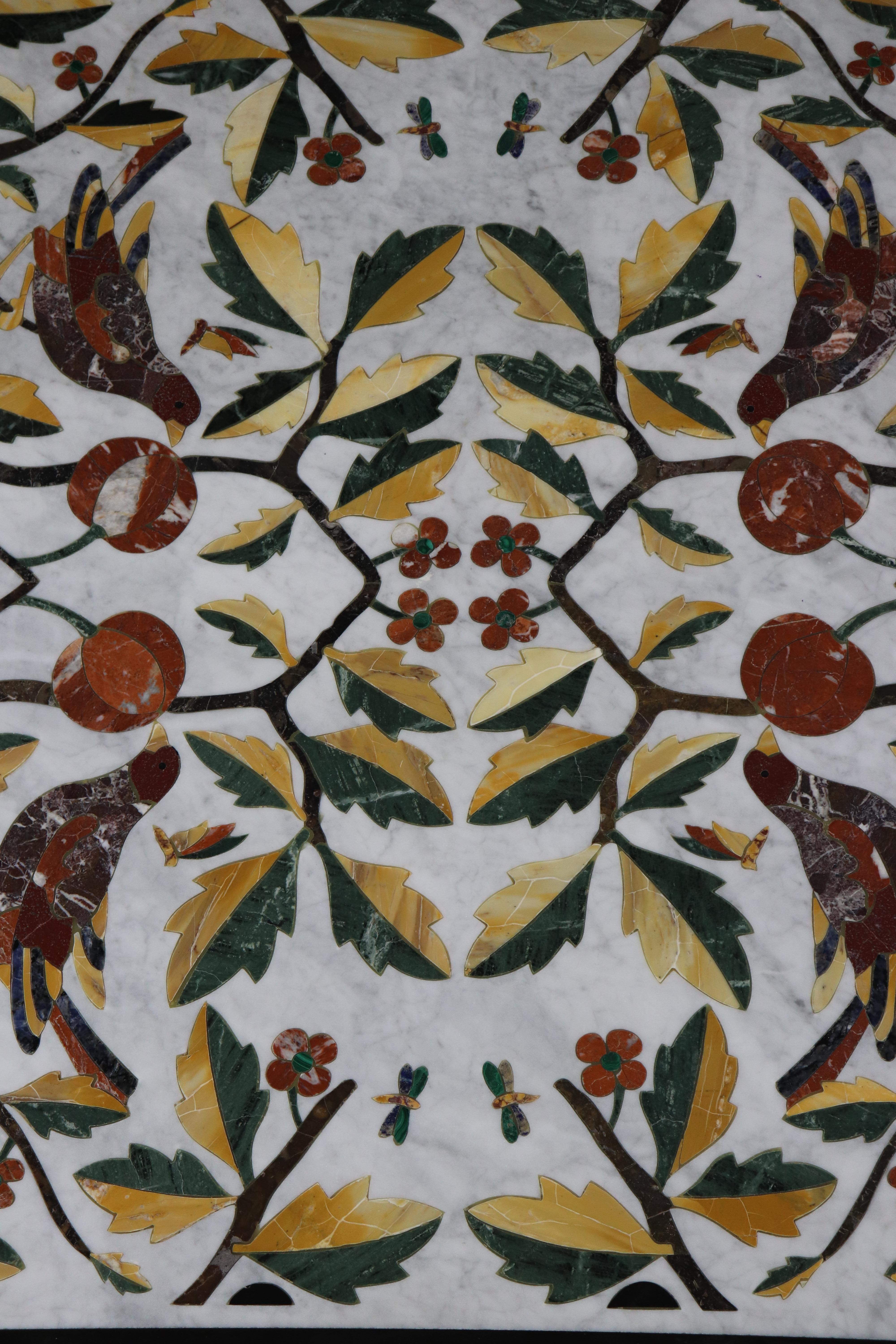 Fine Solid Marble Inlaid Pietra Dura Italian Neoclassical Dining Table en vente 9