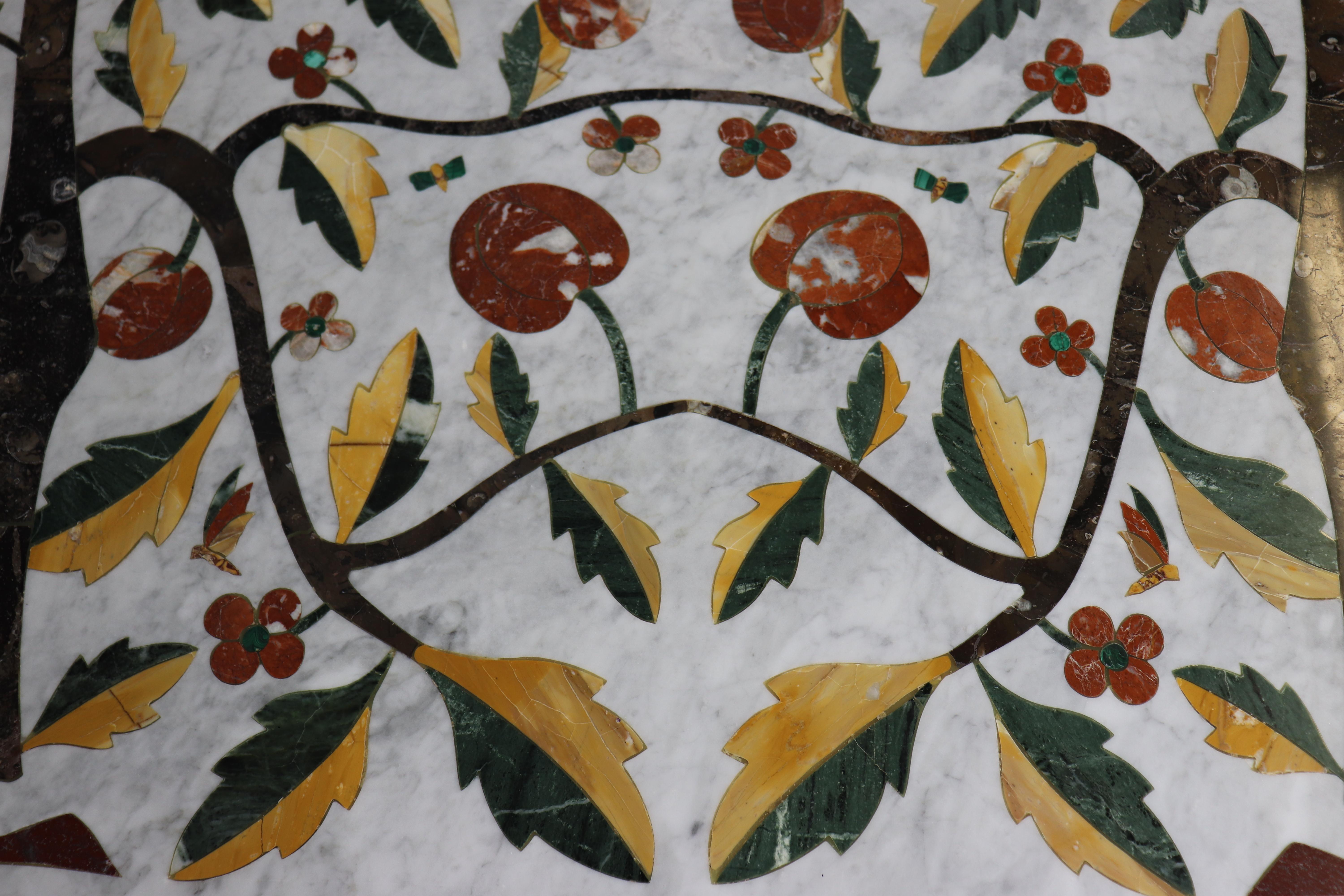 Fine Solid Marble Inlaid Pietra Dura Italian Neoclassical Dining Table en vente 11