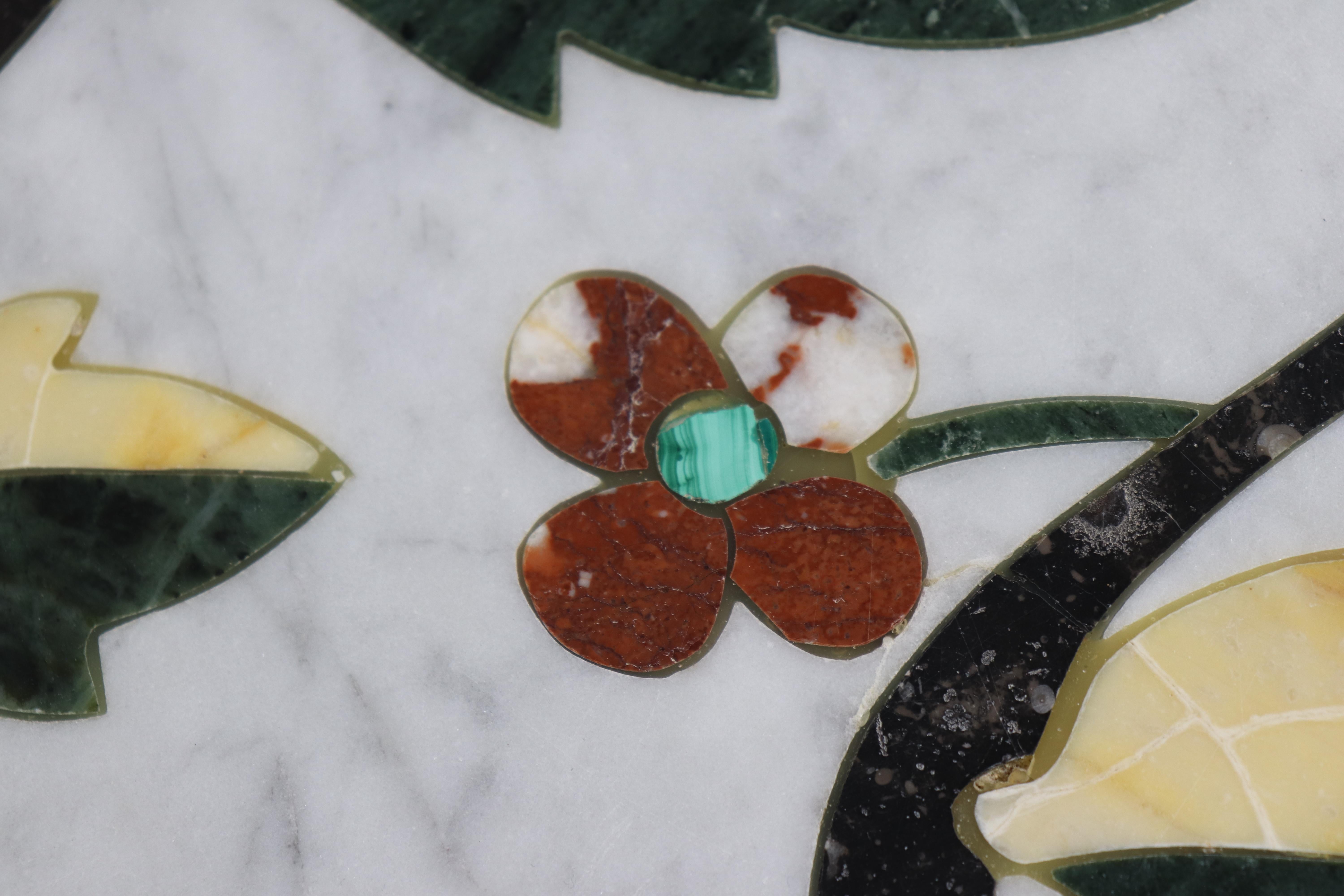 Fine Solid Marble Inlaid Pietra Dura Italian Neoclassical Dining Table en vente 12