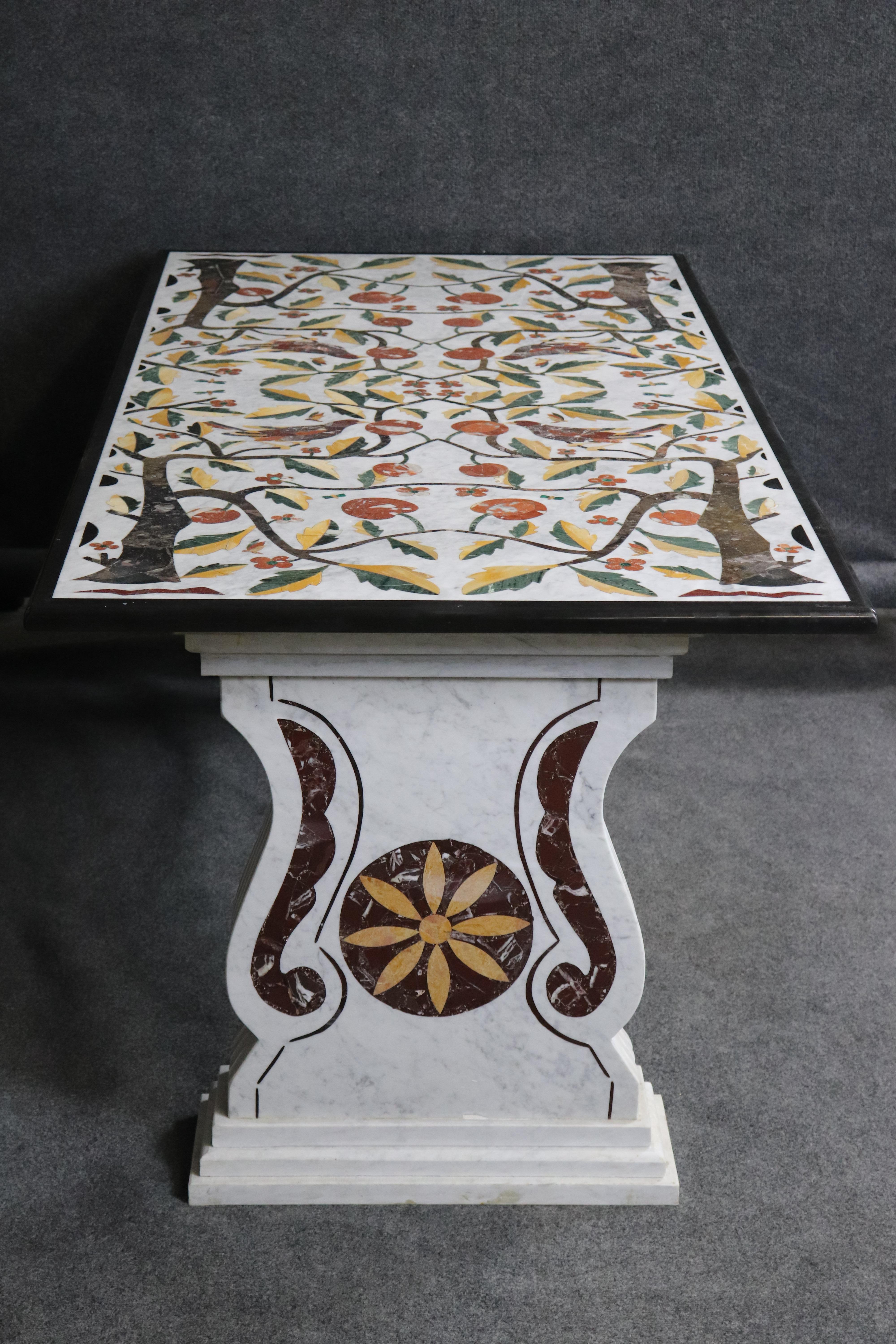 Fine Solid Marble Inlaid Pietra Dura Italian Neoclassical Dining Table en vente 2