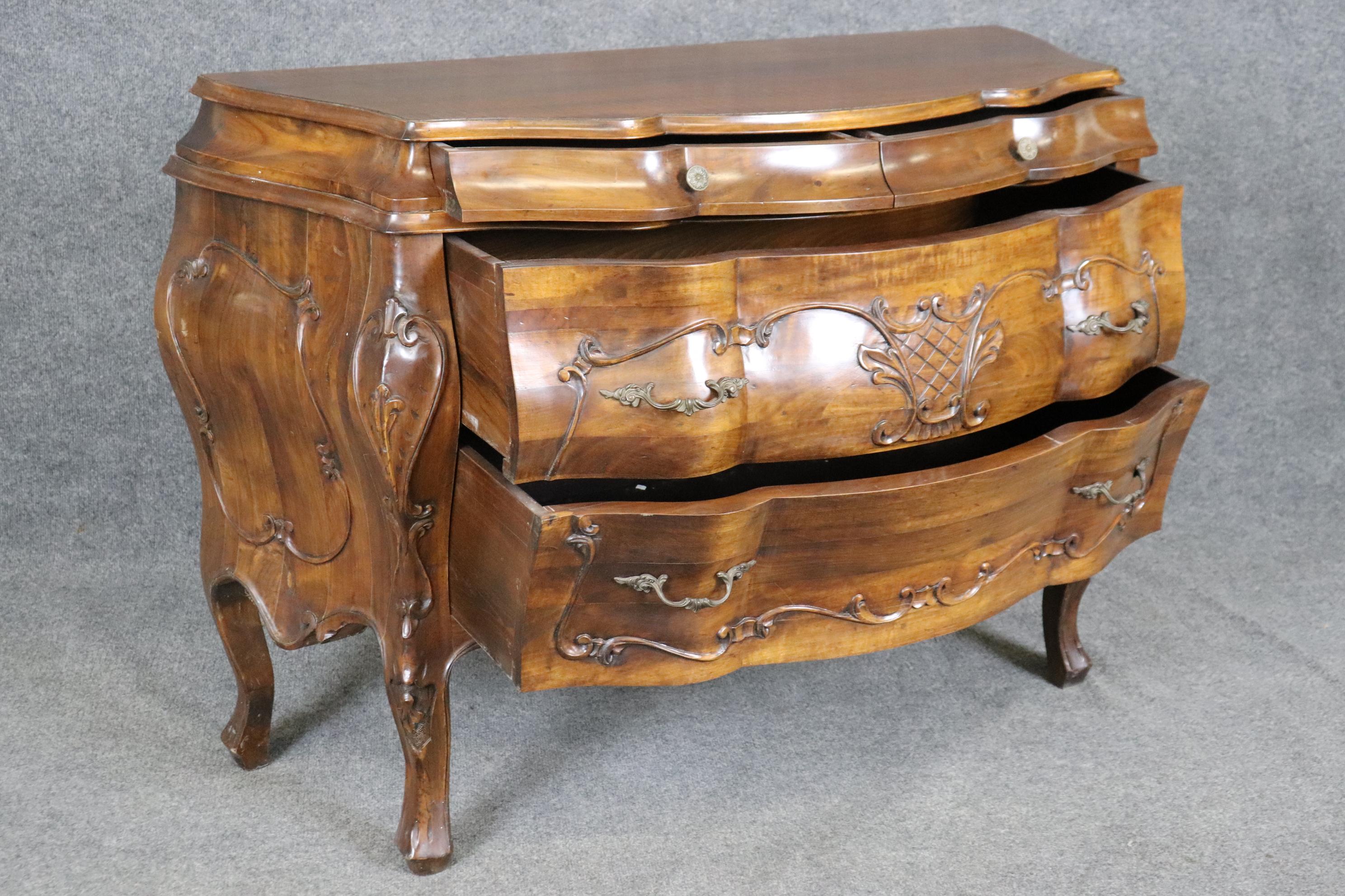 Mid-20th Century Fine Solid Walnut Bombe Form Carved Italian Louis XV Style Commode For Sale