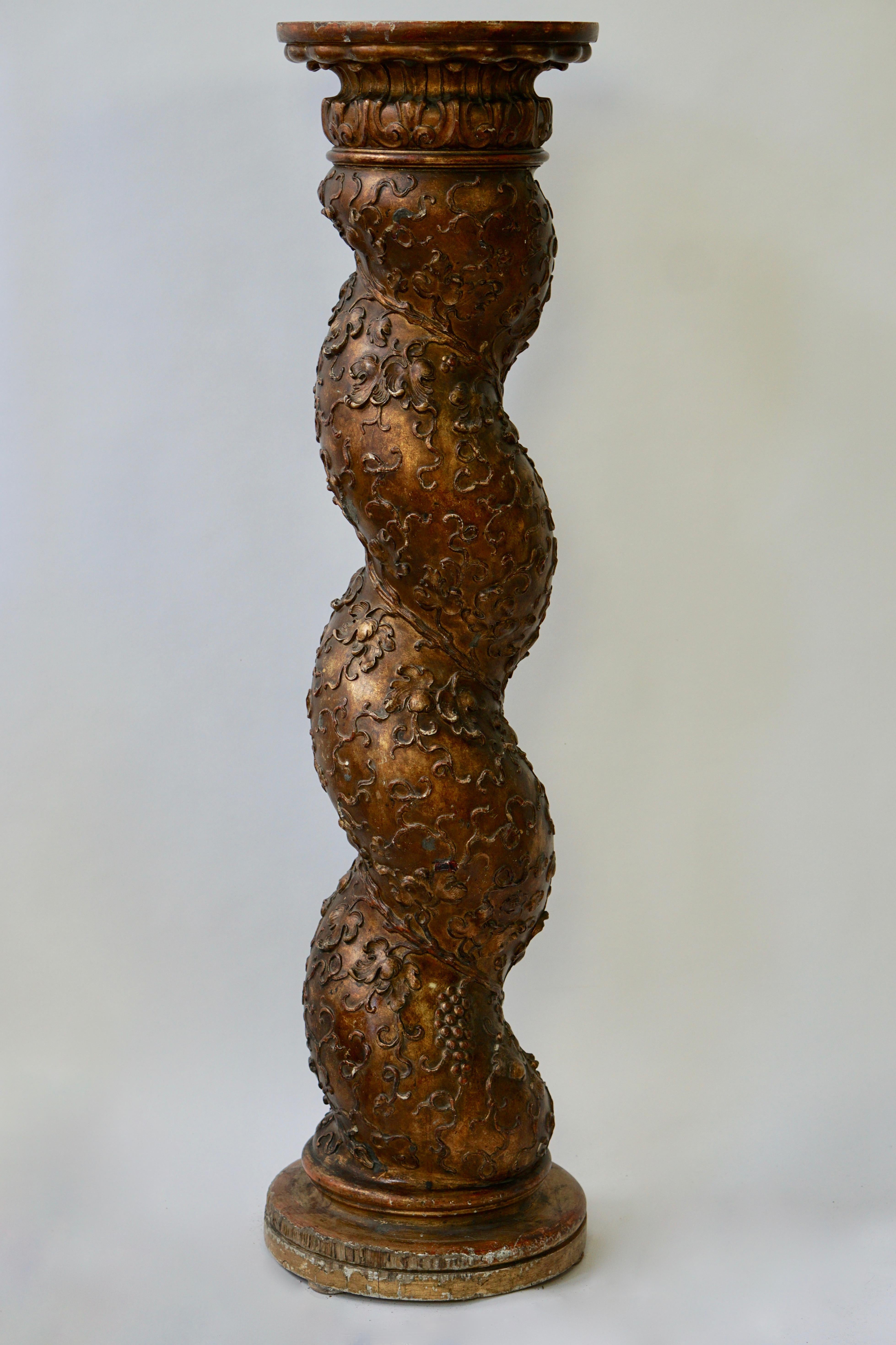A fine spirally turned gilt wood column (pedestal), decorated overall with stucco scrolling vine and grapes under a capital with scrolled decoration, late 19th-early 20th century.
Probably produced by the famous Antwerp workshop of Franck.
Measures: