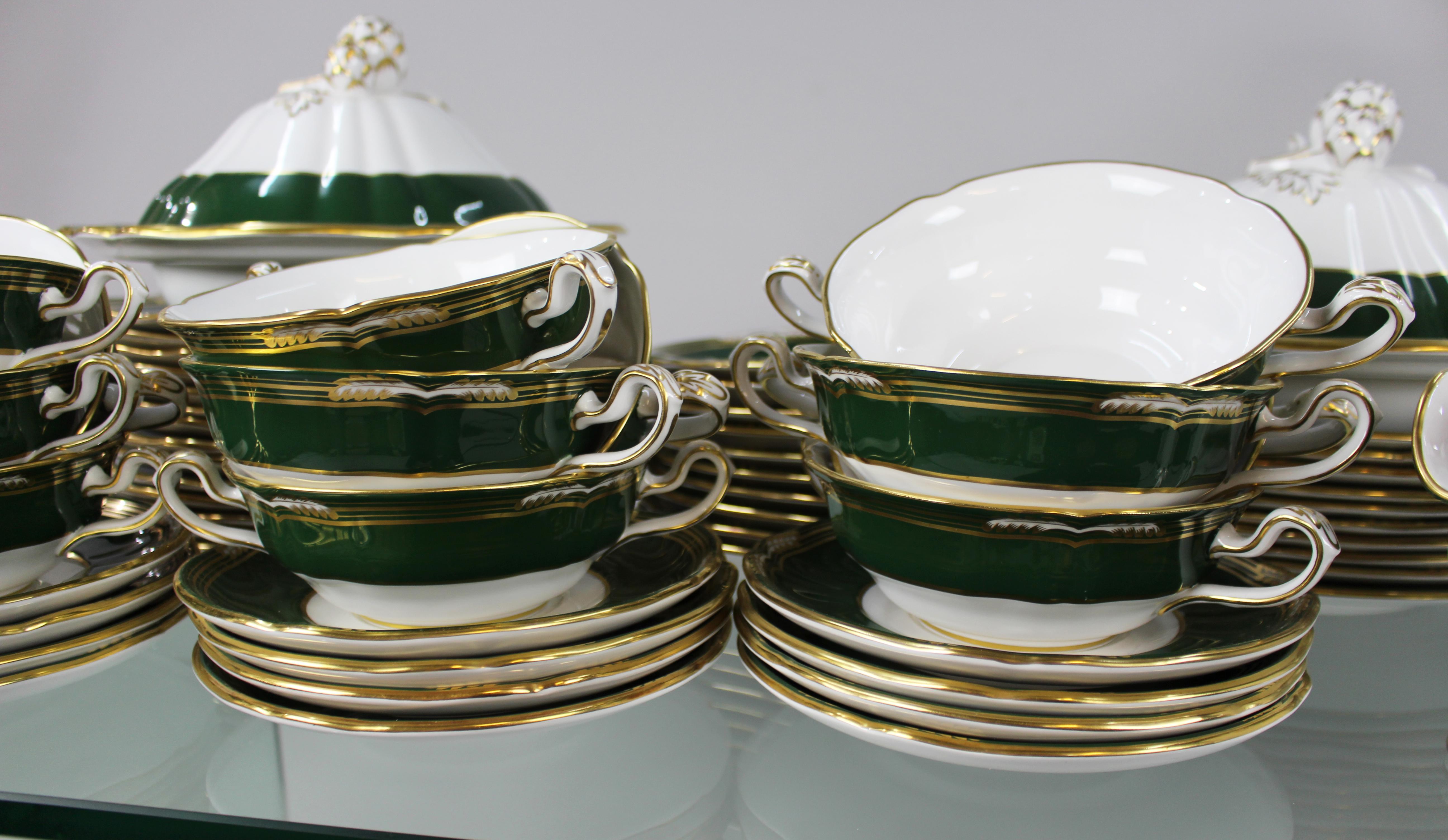 Fine Spode Harrogate Bone China Dinner Service For Sale 4