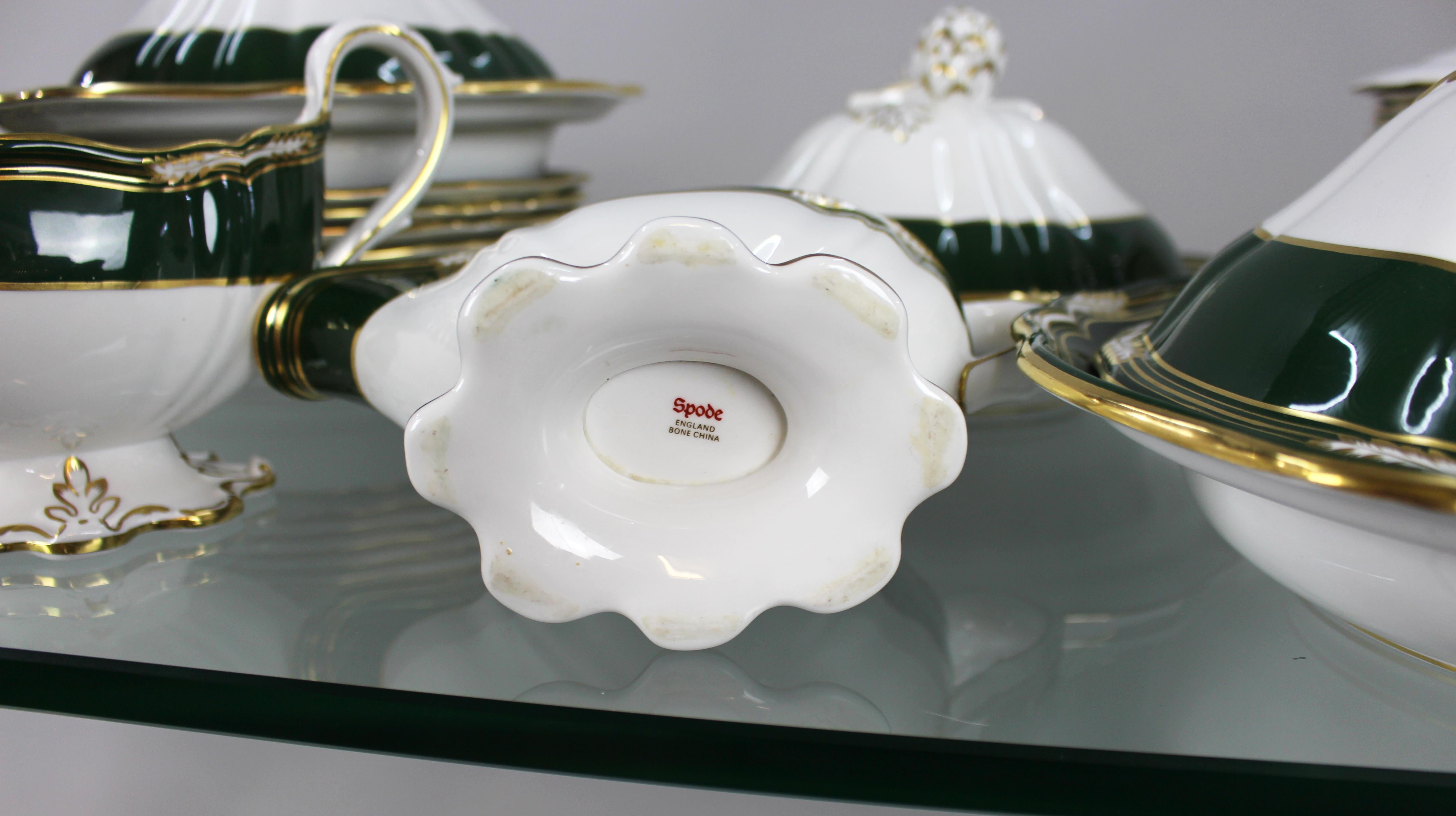 Fine Spode Harrogate Bone China Dinner Service For Sale 2