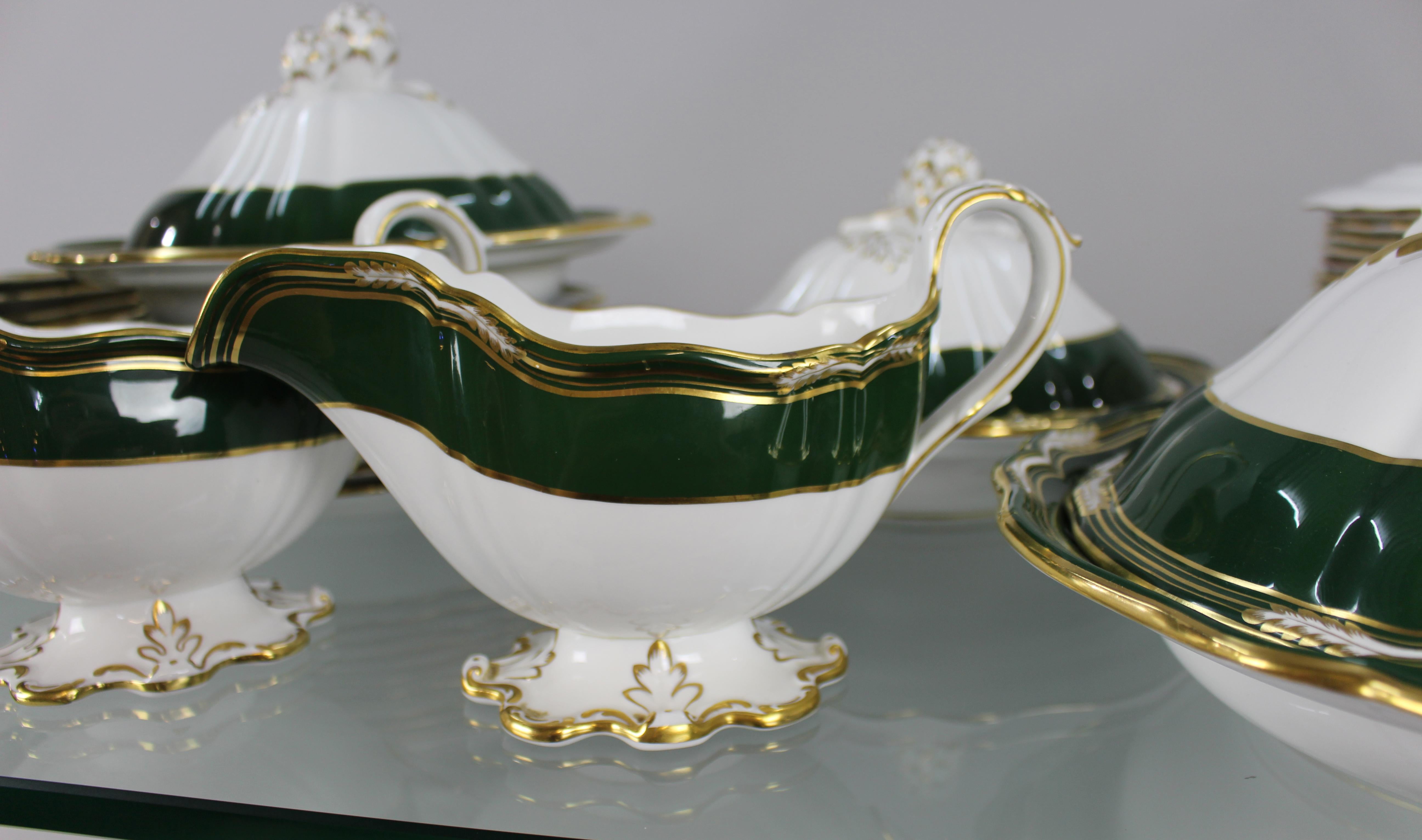 Fine Spode Harrogate Bone China Dinner Service For Sale 3