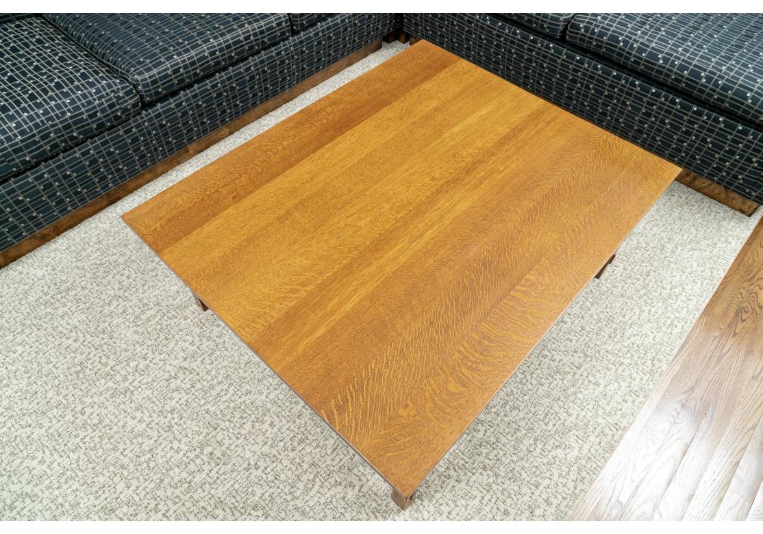 Feiner Stickley Eiche Large Scale gestufter niedriger Tisch  im Zustand „Gut“ im Angebot in Bridgeport, CT