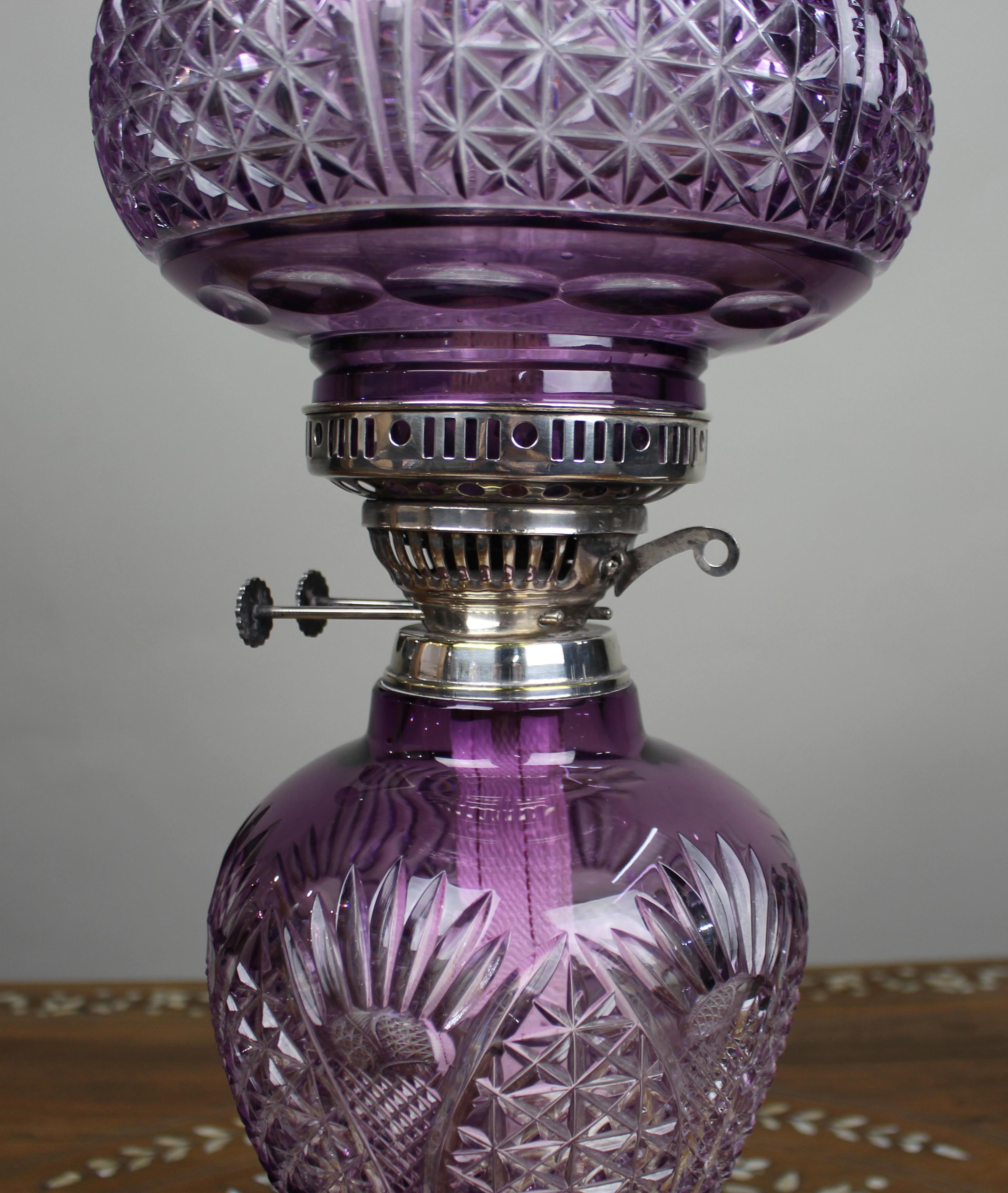 Lampe à huile en cristal recouvert d'améthyste Fine Stourbridge Bon état - En vente à Worcester, GB