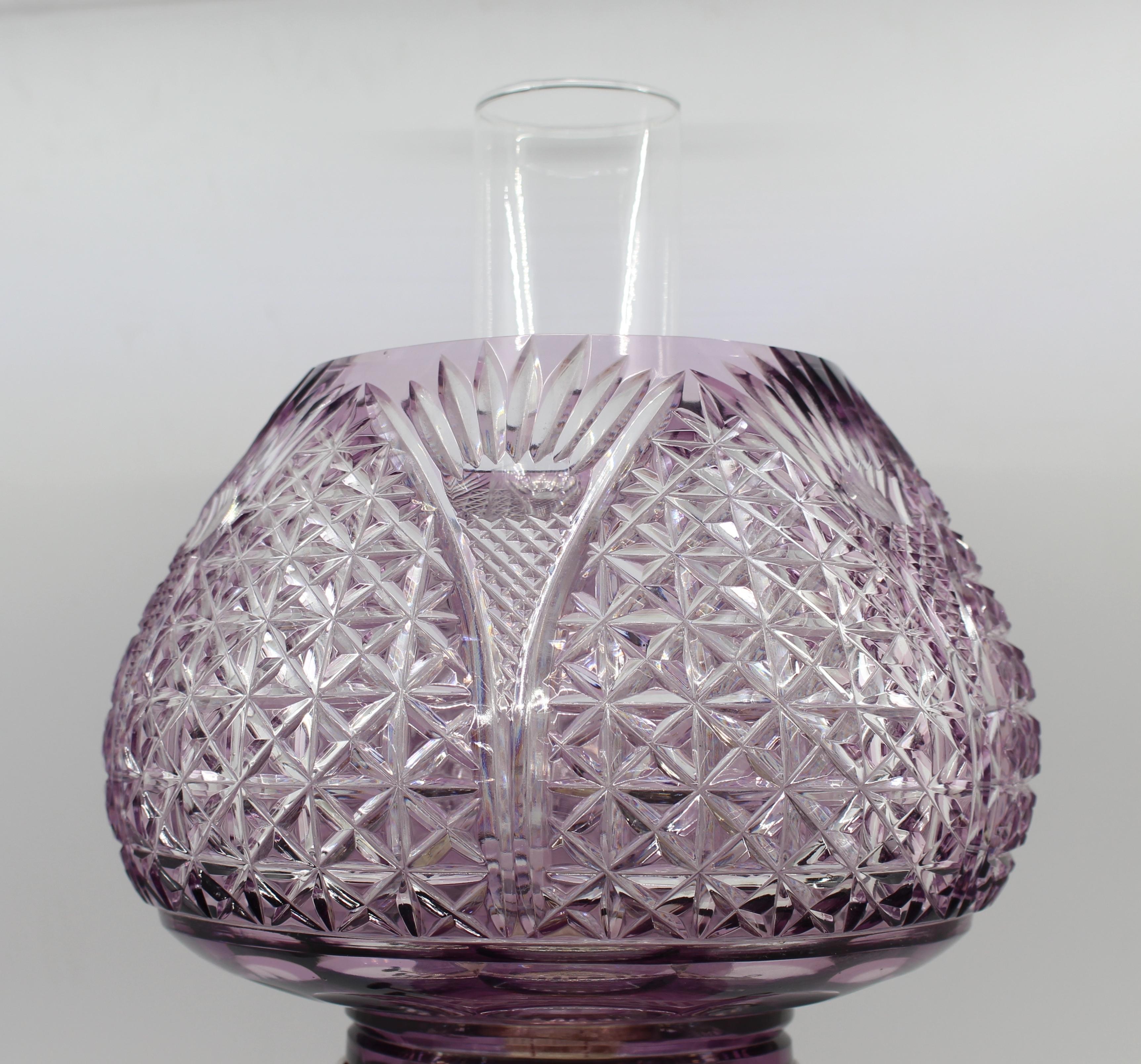 Lampe à l'huile Stourbridge incrustée d'améthystes et de cristal taillé Bon état - En vente à Worcester, GB