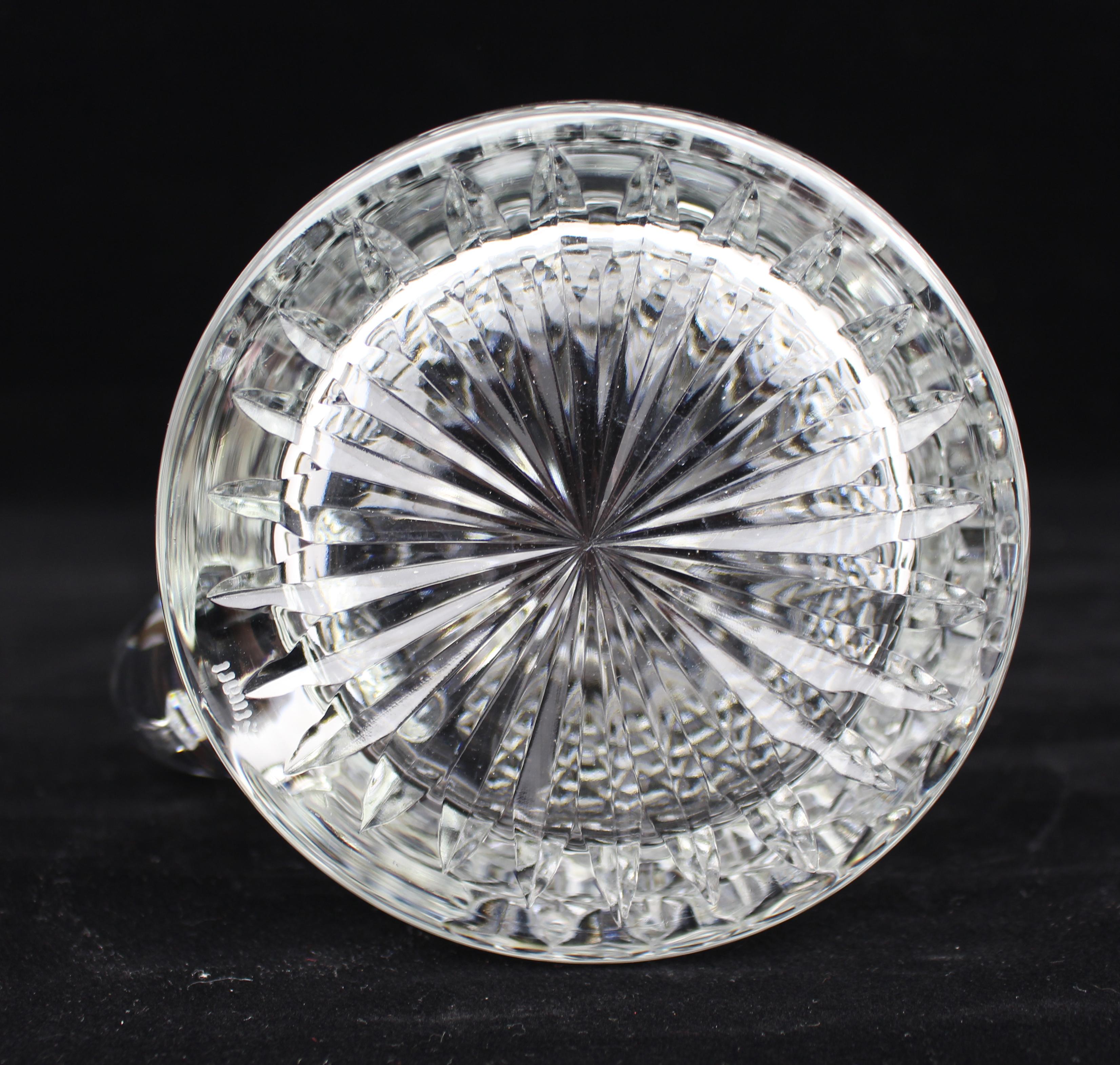 Jarra de cristal tallado con motivo de Beaconsfield Fine Stuart Crystal en venta 4