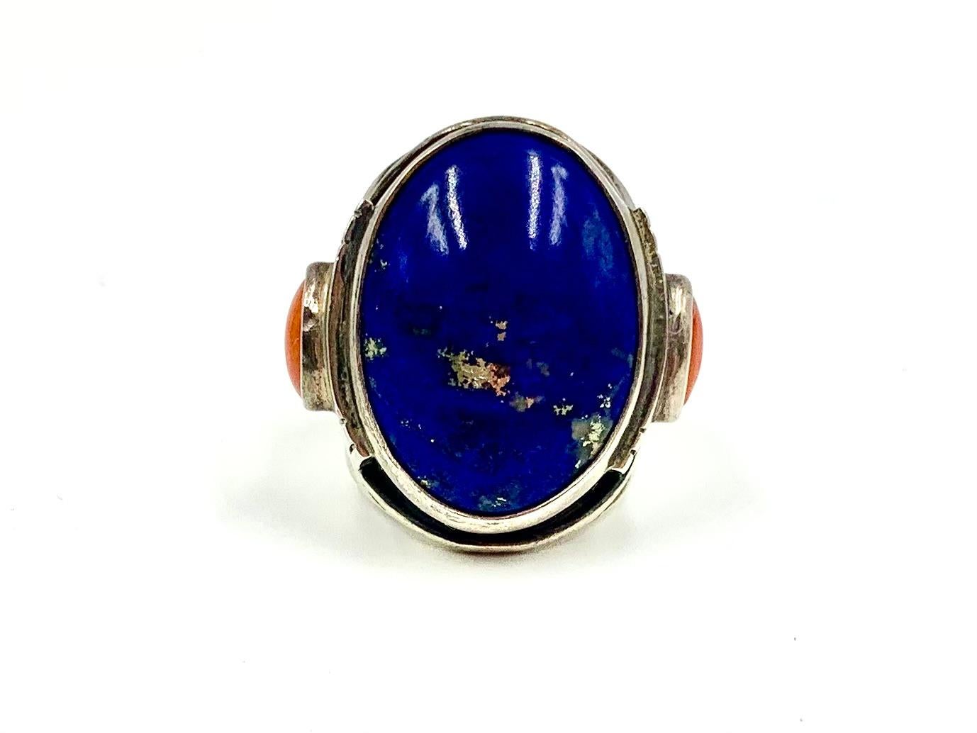 Fine Substantial Native American Lapis Red Coral Sterling Silver Statement Ring In Good Condition For Sale In New York, NY