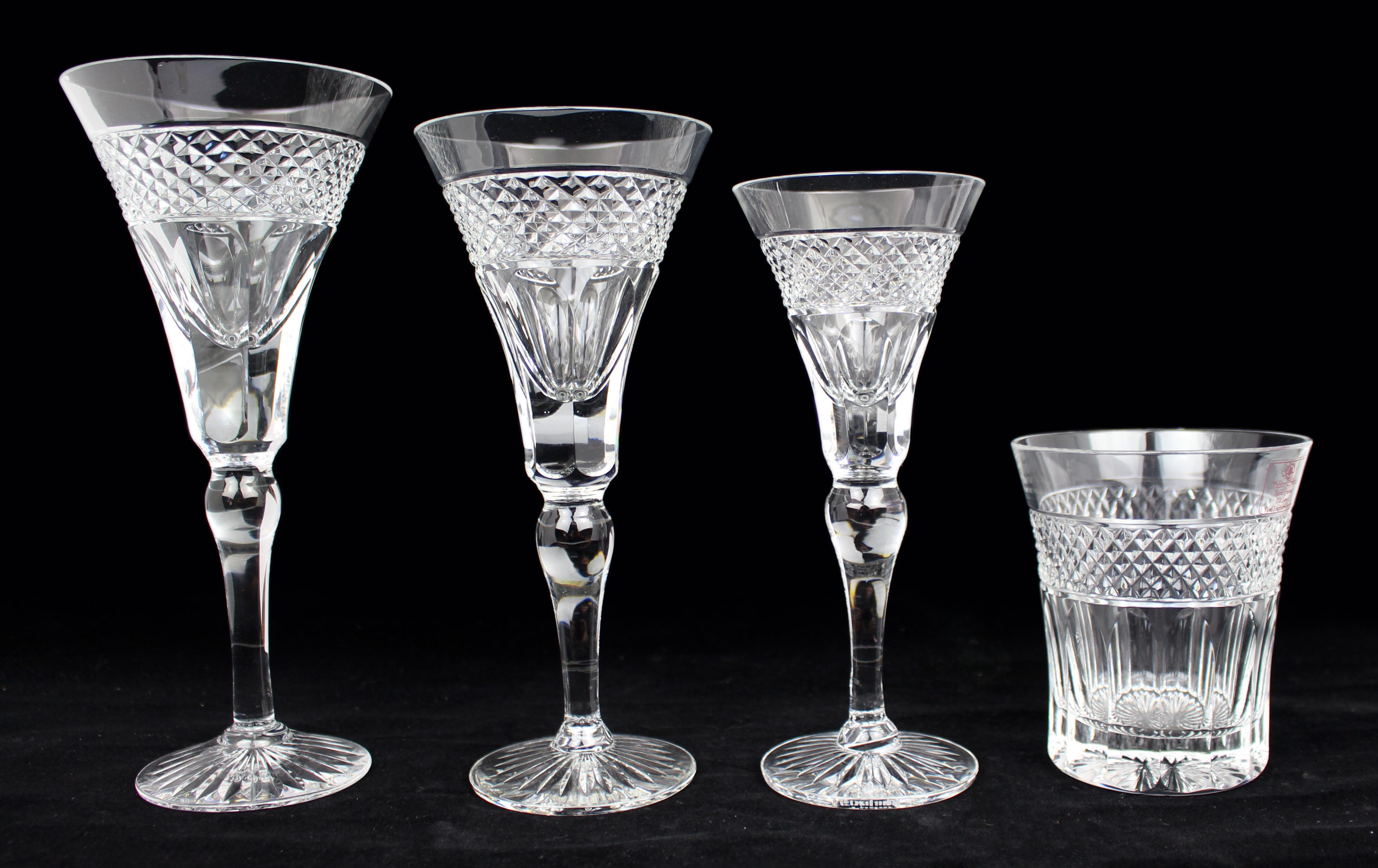 Conjunto de 48 copas de cristal Tudor con diseño 