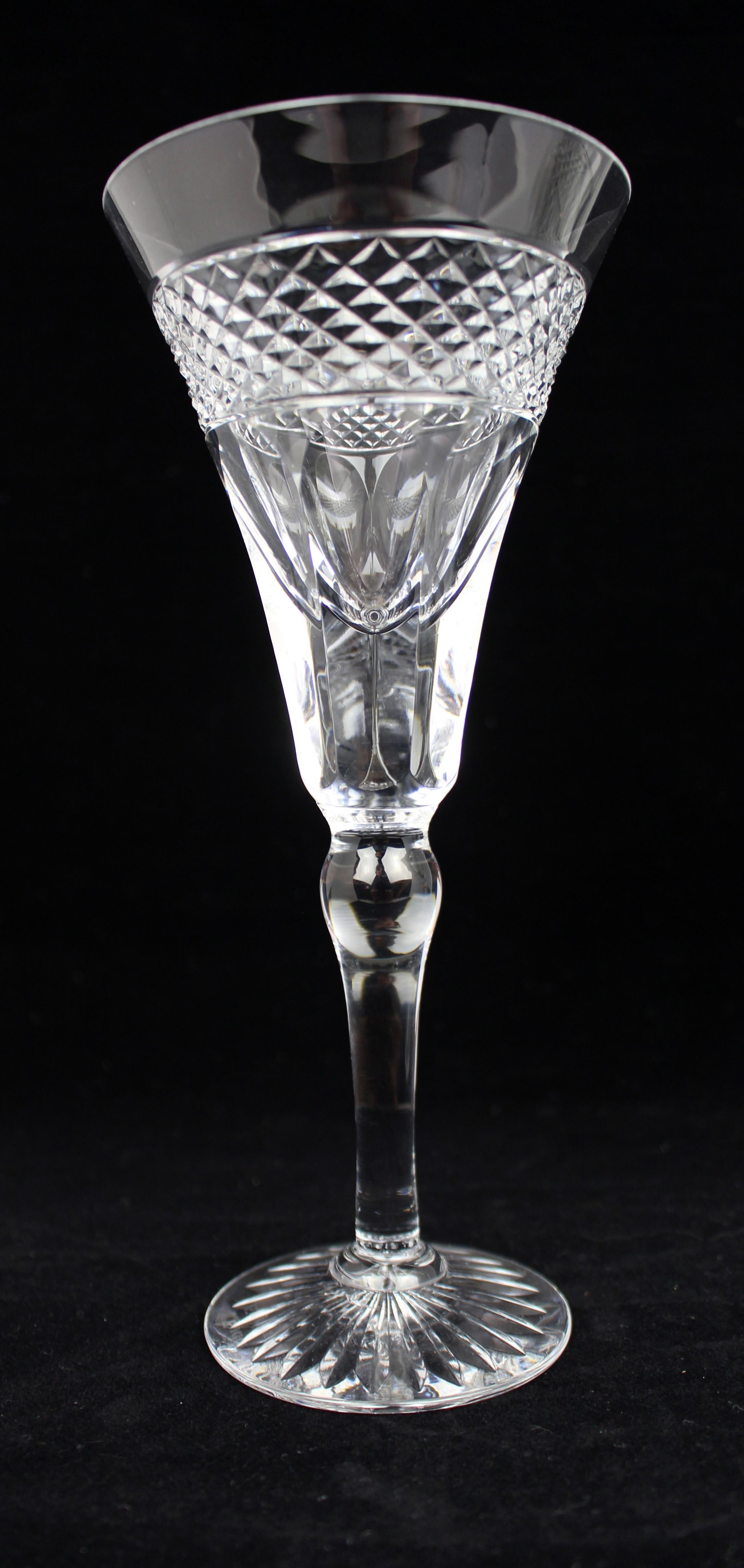 Conjunto de 48 copas de cristal Tudor con diseño 