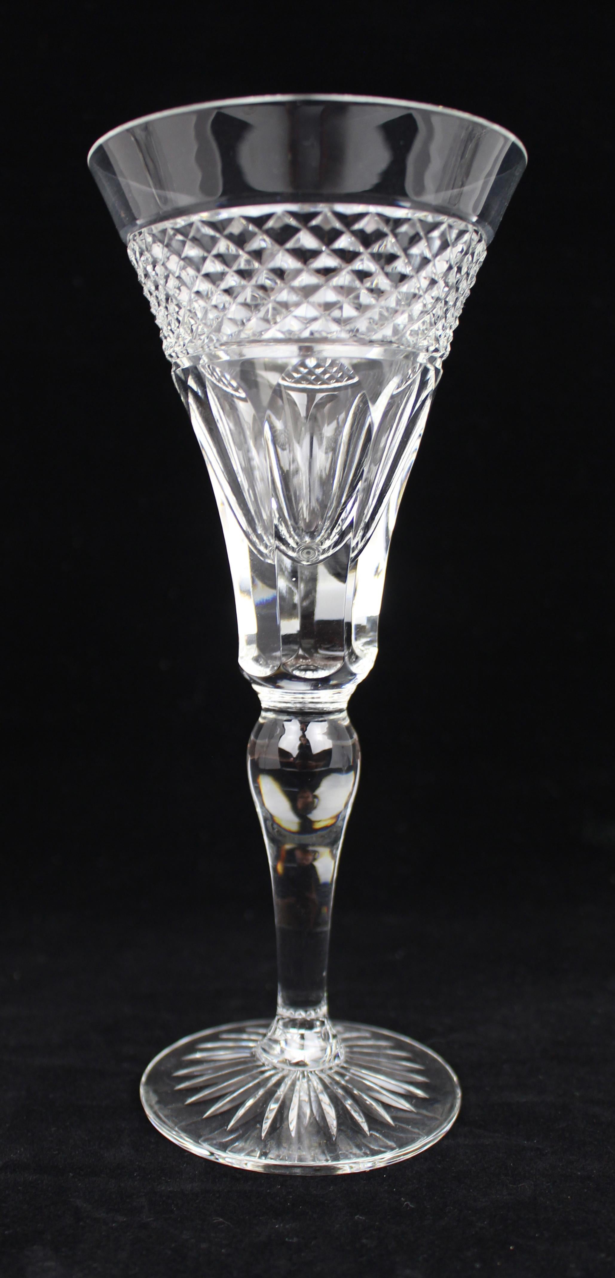 Conjunto de 48 copas de cristal Tudor con diseño 