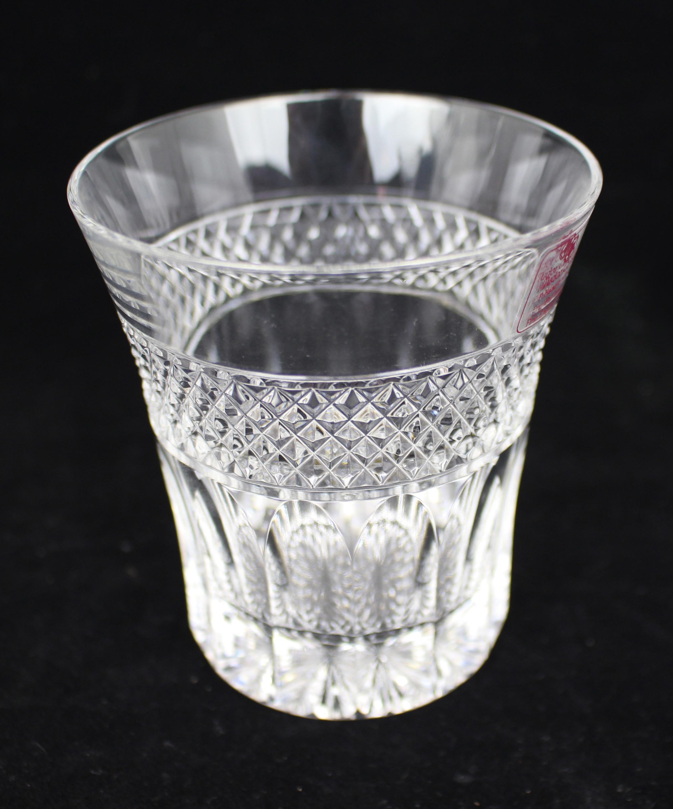 Conjunto de 48 copas de cristal Tudor con diseño 