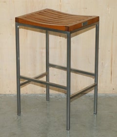 FINE SUiTE OF FOUR INDIAN OCEAN METAL AND SLATTED WOOD BAR OR KITCHEN STOOLS
