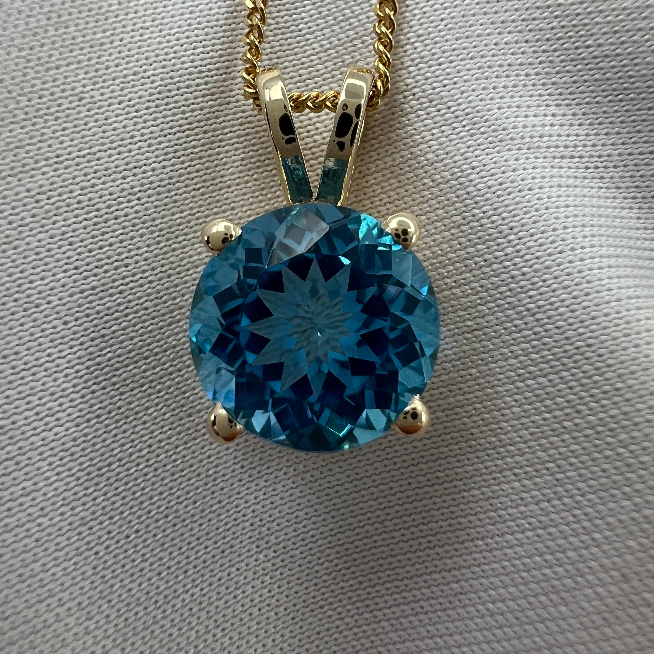 Fine Swiss Blue Topaz 3.32ct Round Cut Yellow Gold Solitaire Pendant Necklace In New Condition In Birmingham, GB