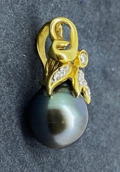 Fine Tahitian 11mm Pearl & 0.25ct Diamond Pendant (only) in 18K Yellow Gold