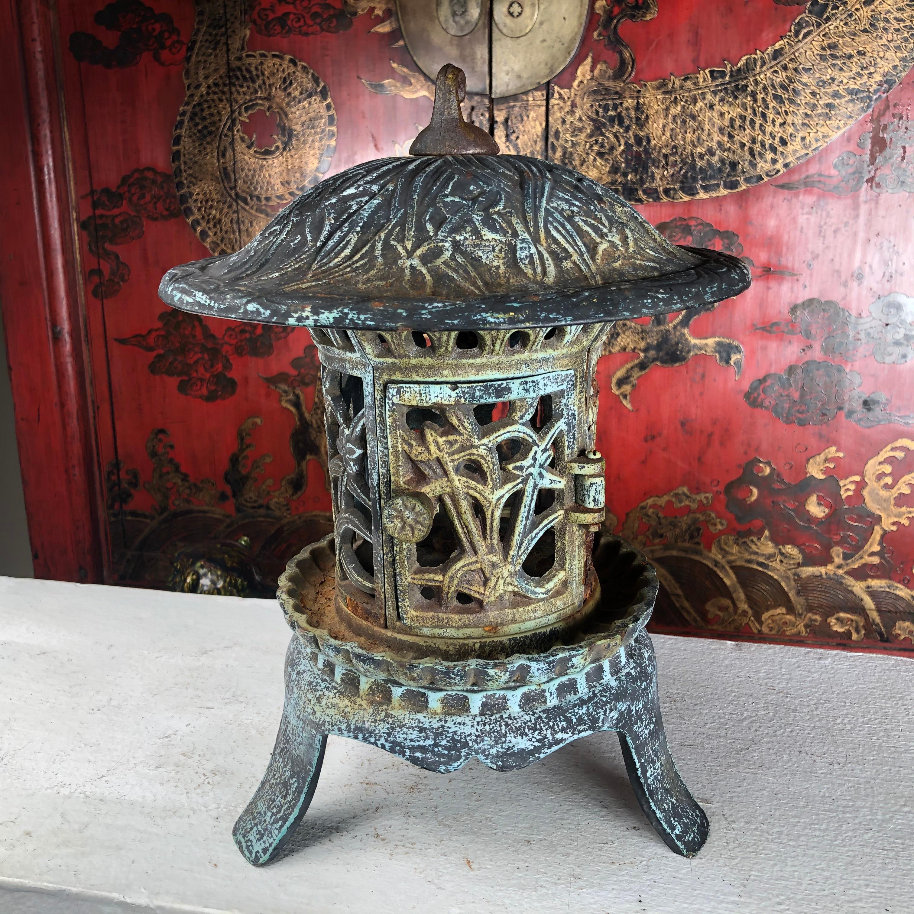 Chinese Fine Tall Round Garden Lantern 