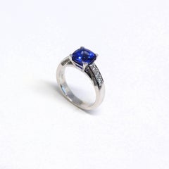 Ring in White Gold with 1 Tanzanite and Diamonds.