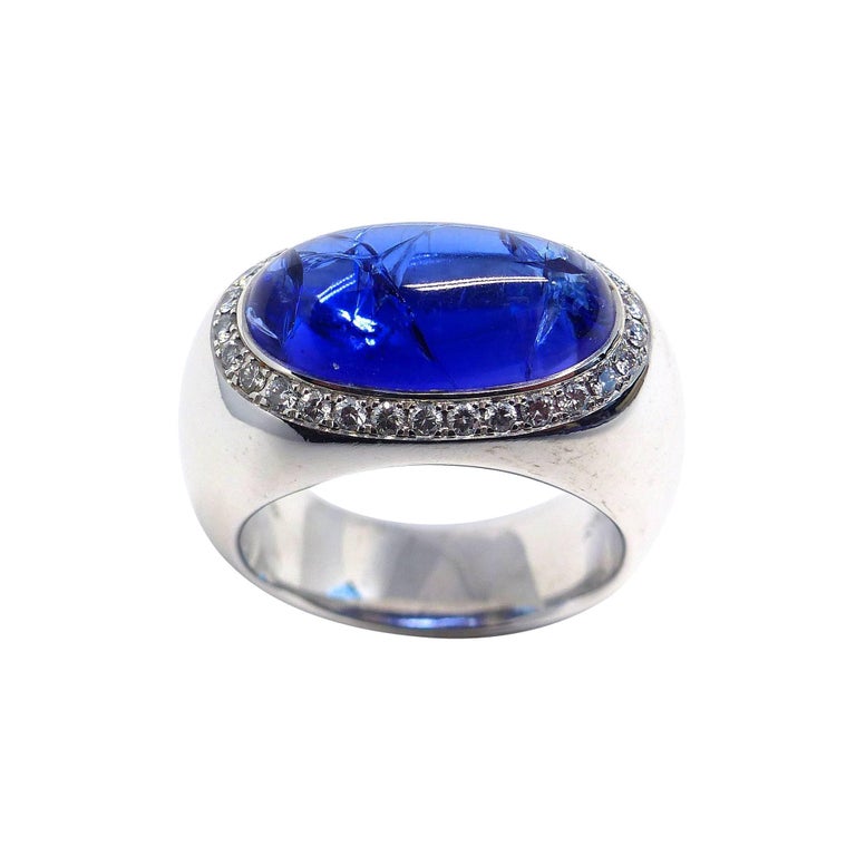 Fine Tanzanite Cabouchon 18K Gold Ring For Sale at 1stdibs
