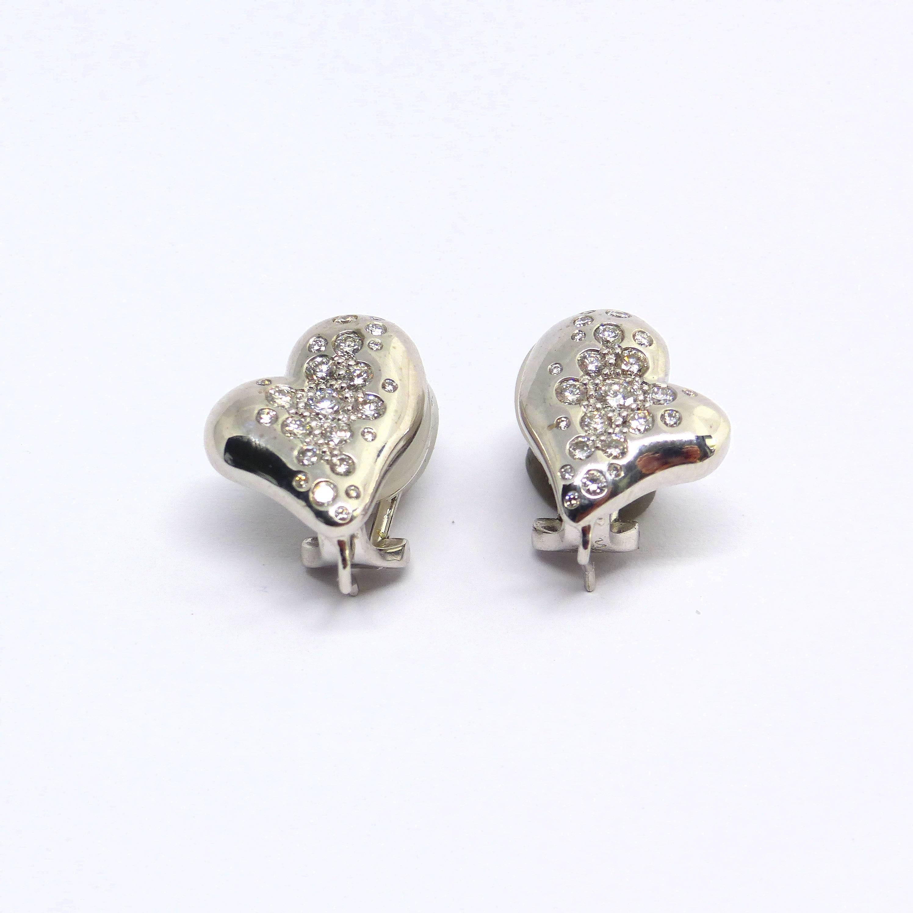 Boucles d'oreilles en or blanc 18 carats avec tanzanite fine et diamants Neuf - En vente à Idar-Oberstein, DE