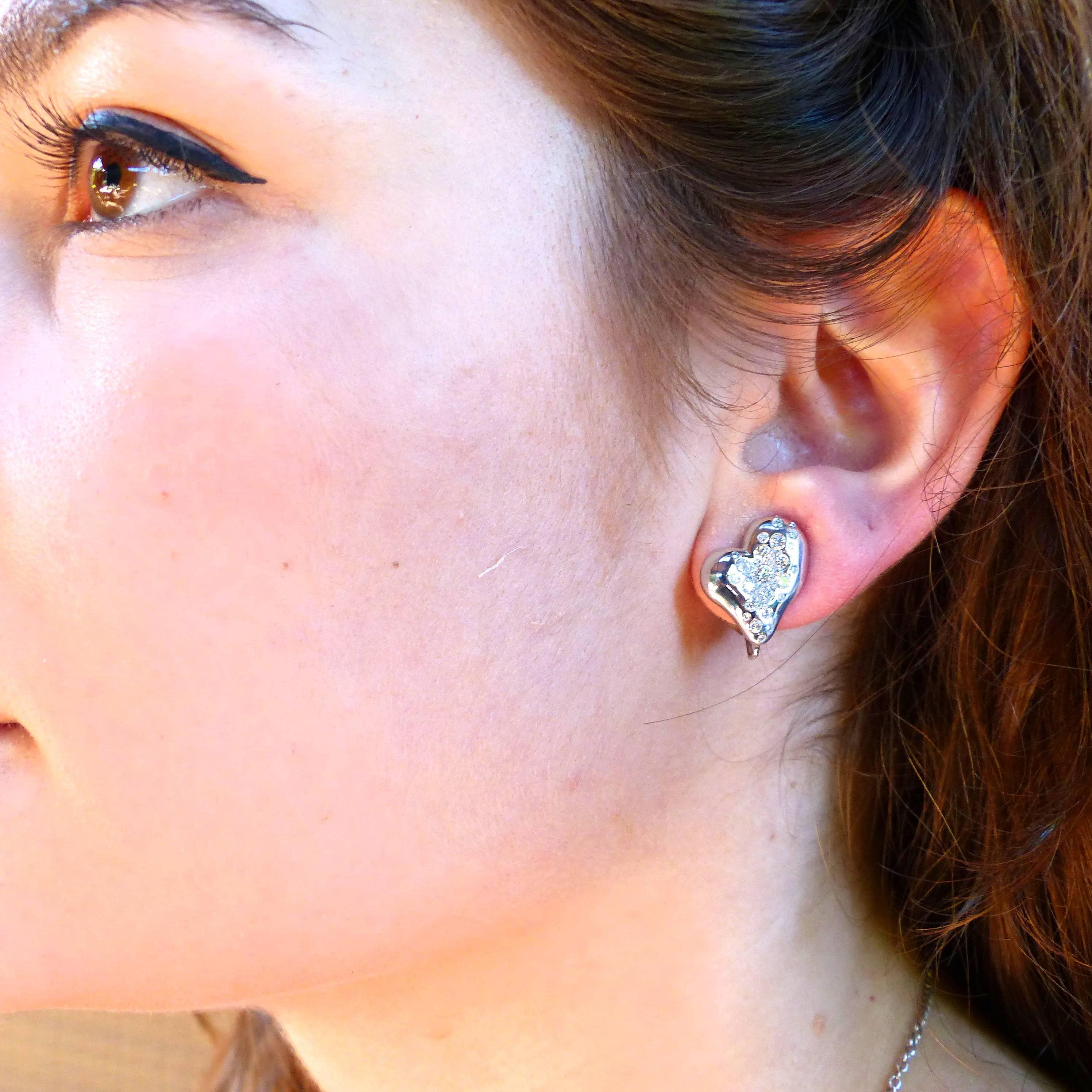Boucles d'oreilles en or blanc 18 carats avec tanzanite fine et diamants en vente 3