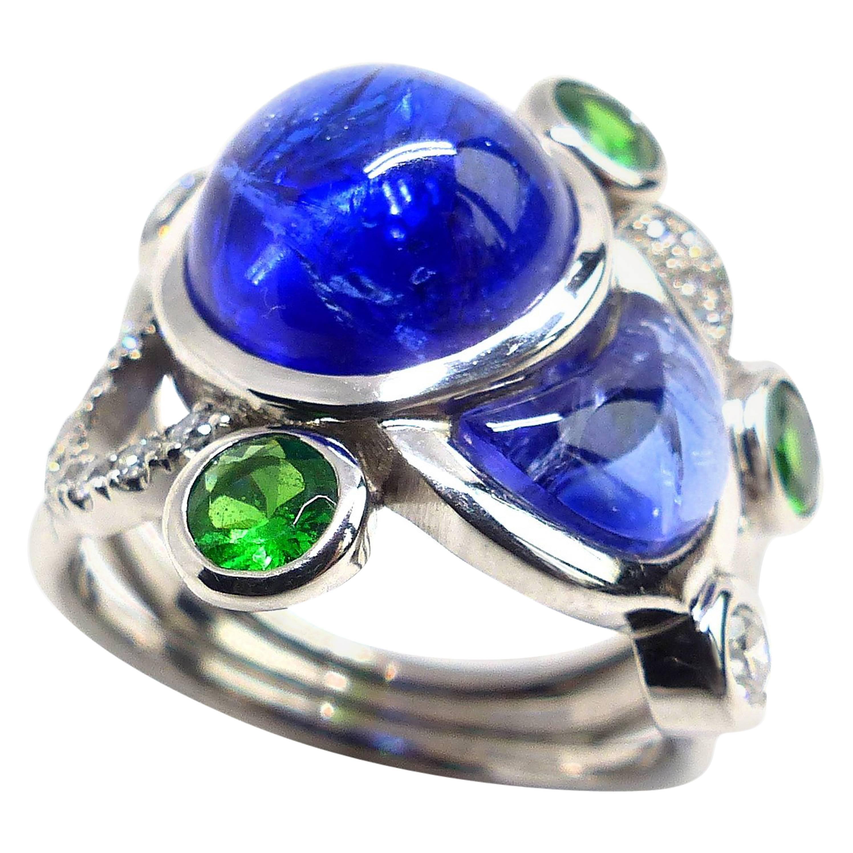 Ring in White Gold with Tanzanites and Tsavorites and Diamonds.