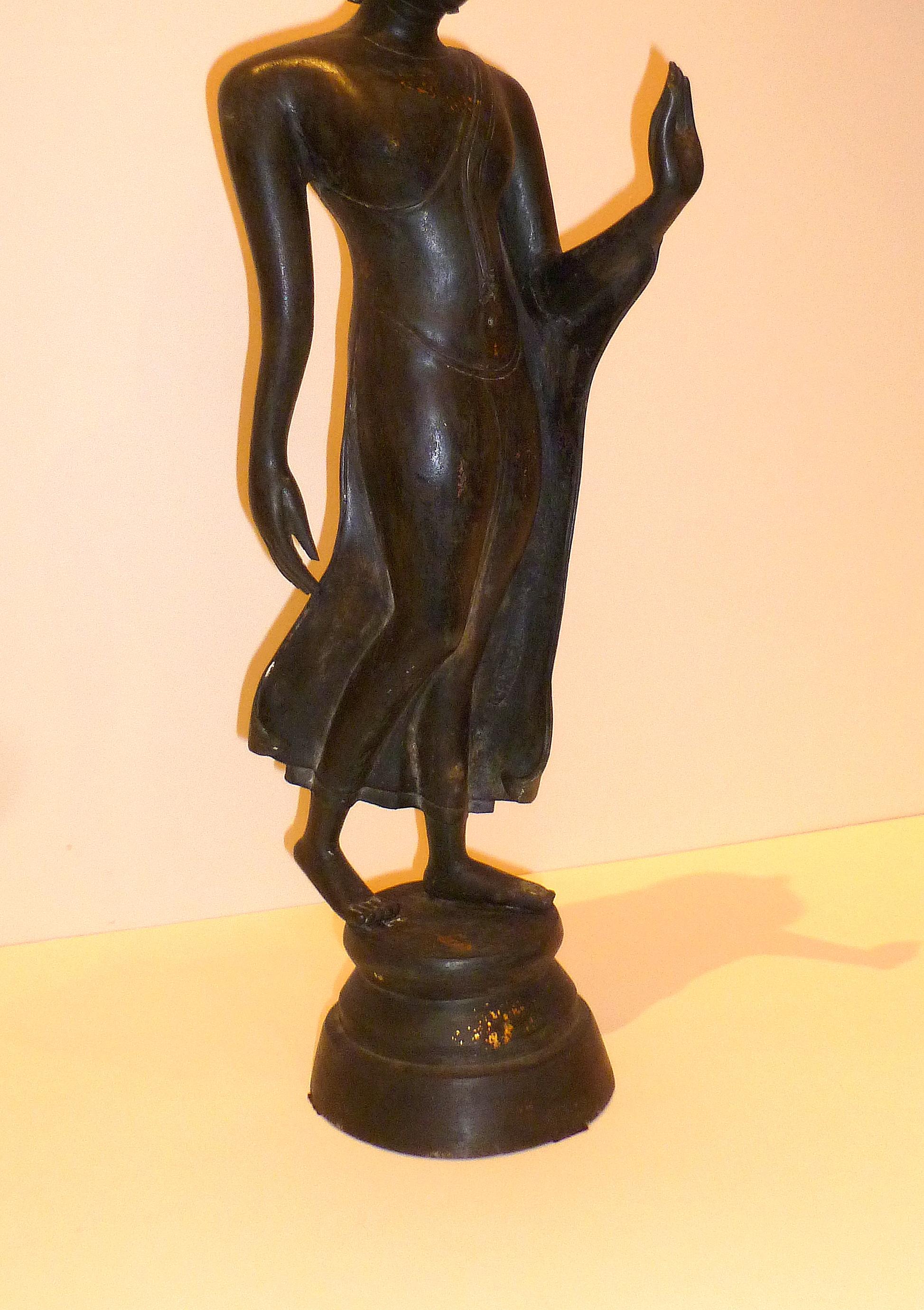 Thai Sanding Bronze Buddha In Good Condition For Sale In Greenwich, CT