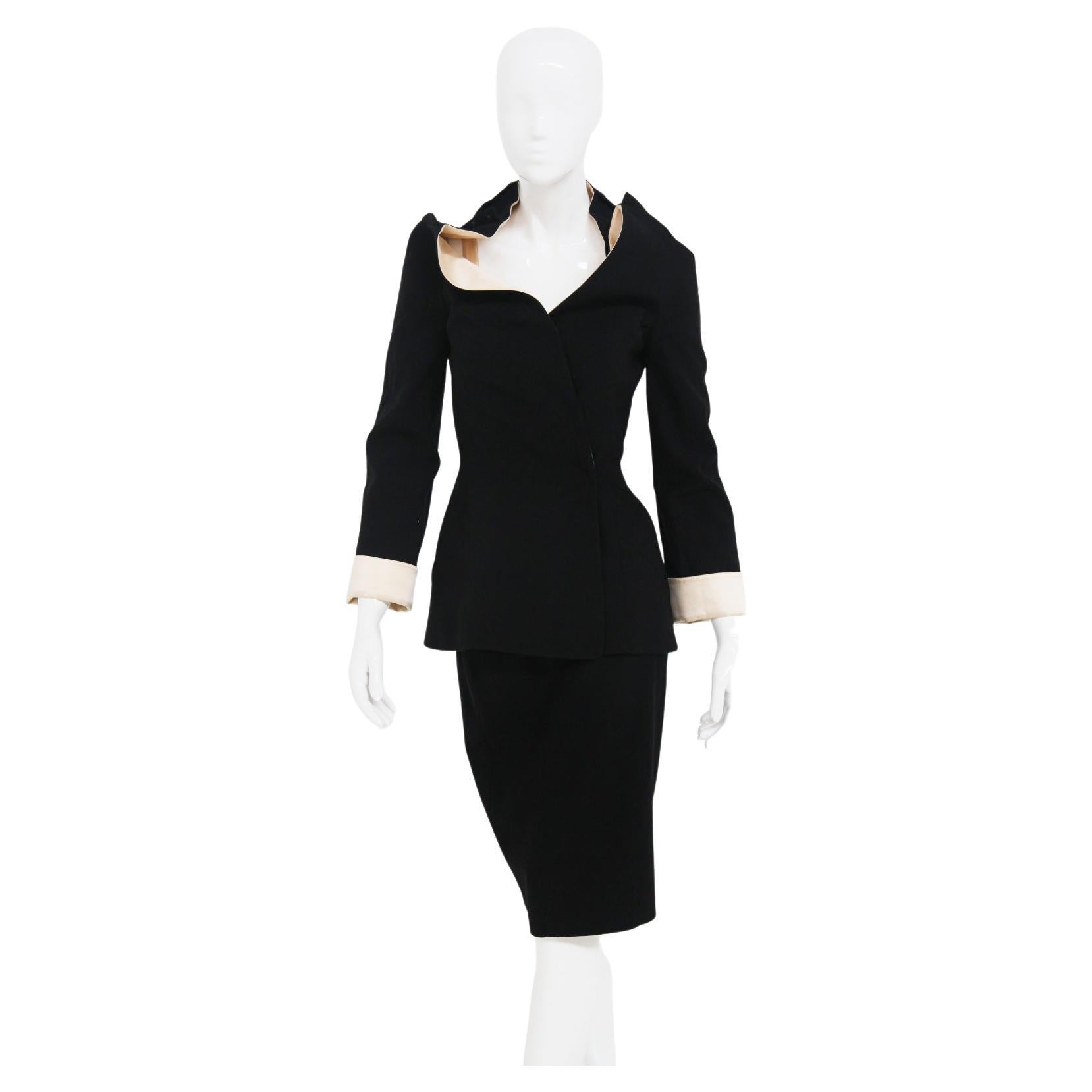 Fine Thierry Mugler Vintage Tailleur in Pure Black Silk and Champagne