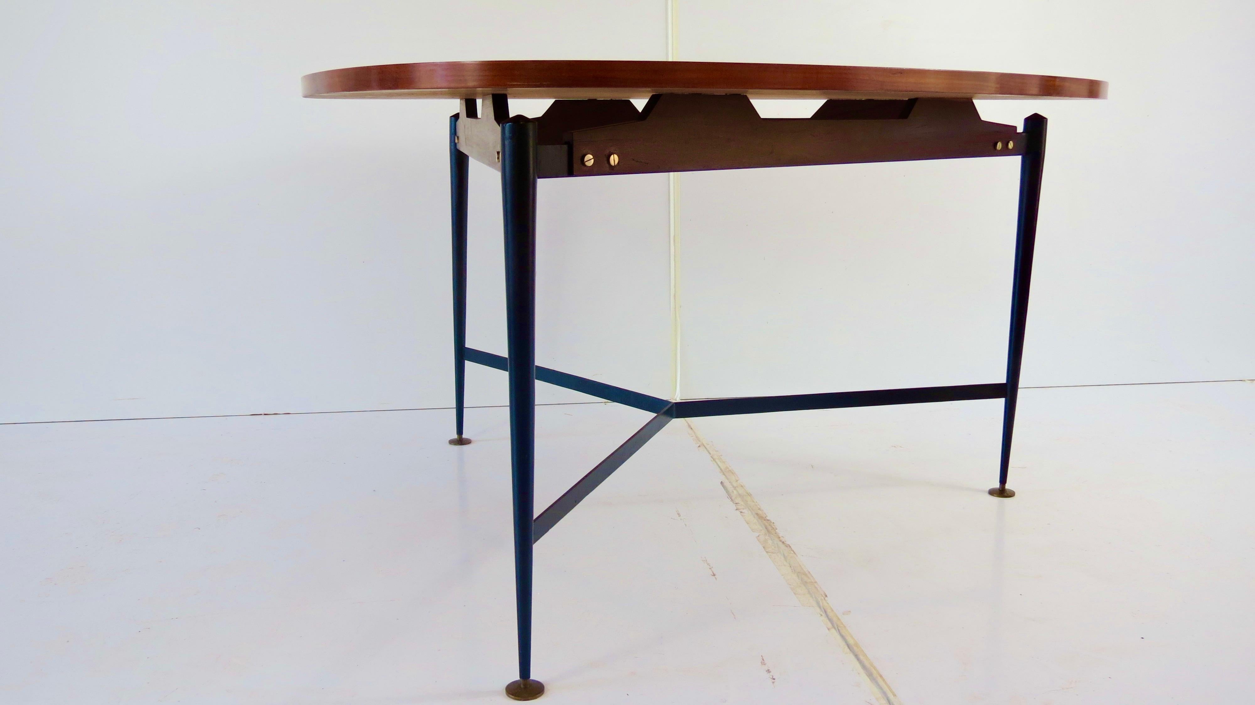 Mid-Century Modern Fine Three Feet Silvio Cavatorta Large Teak Triangular Round Dining Table, 1950
