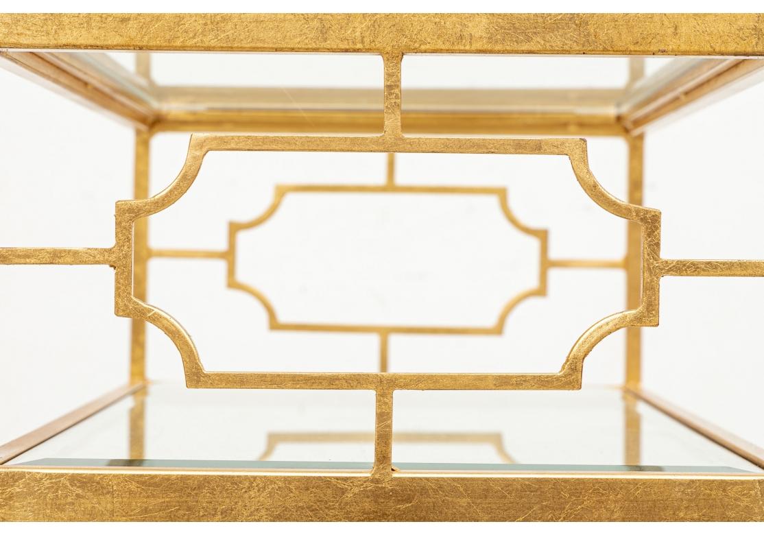 Hollywood Regency Table d'appoint en fer doré à étages