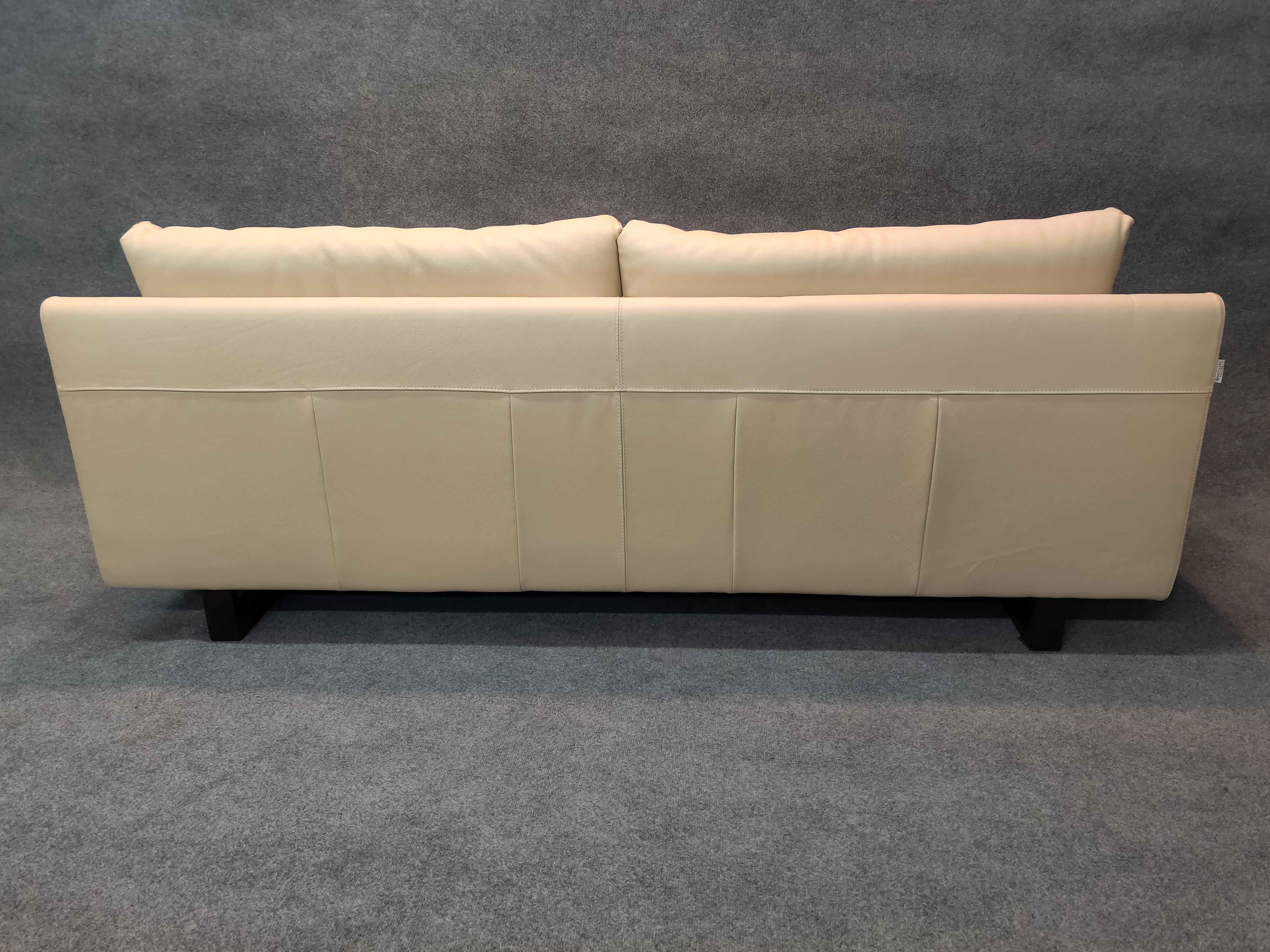 Post-Modern & Sleek Fine Top-Grain Off-White Leather Sofa by Nicoletti of Italy 3