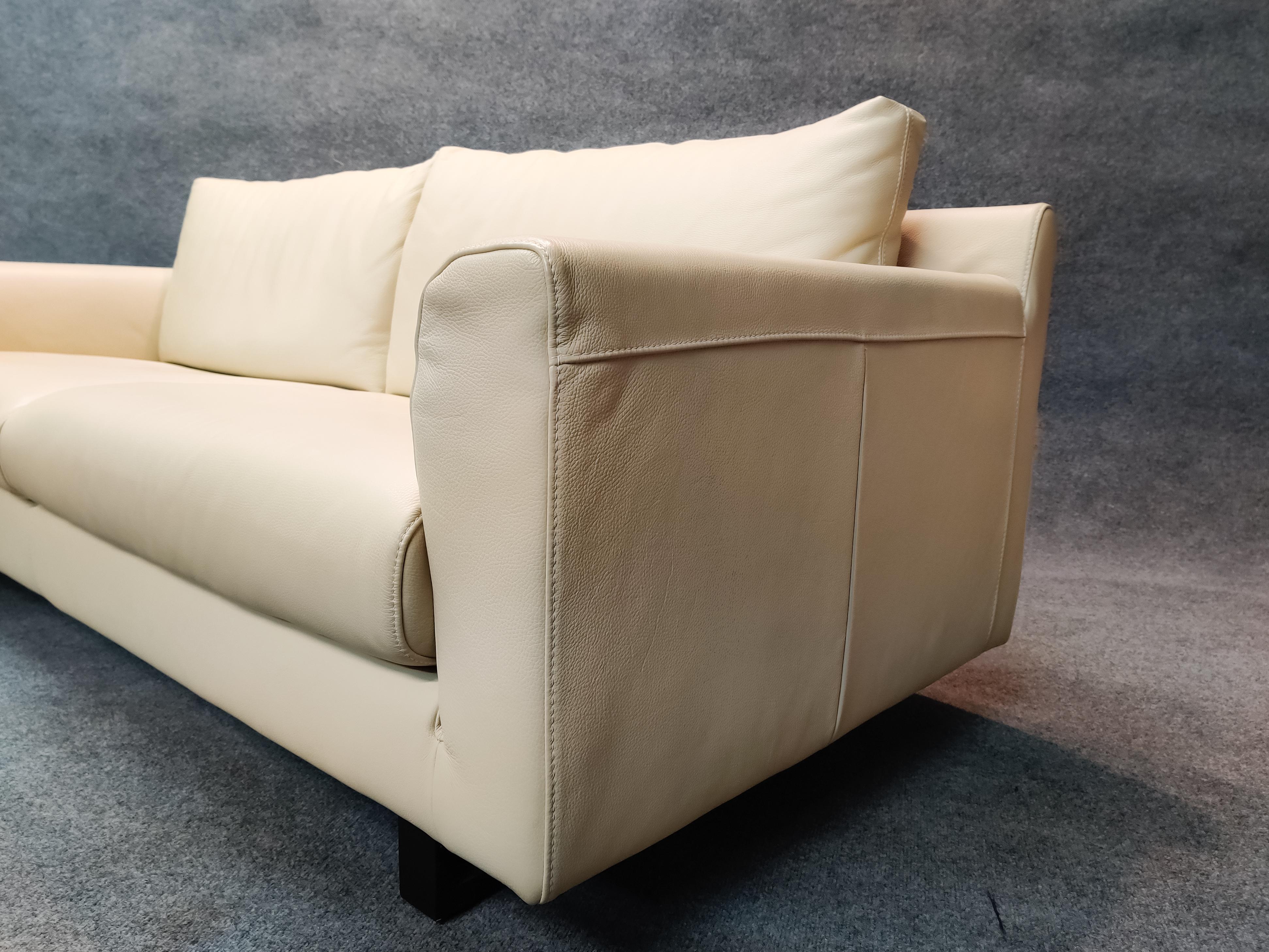 Mid-Century Modern Post-Modern & Sleek Fine Top-Grain Off-White Leather Sofa by Nicoletti of Italy