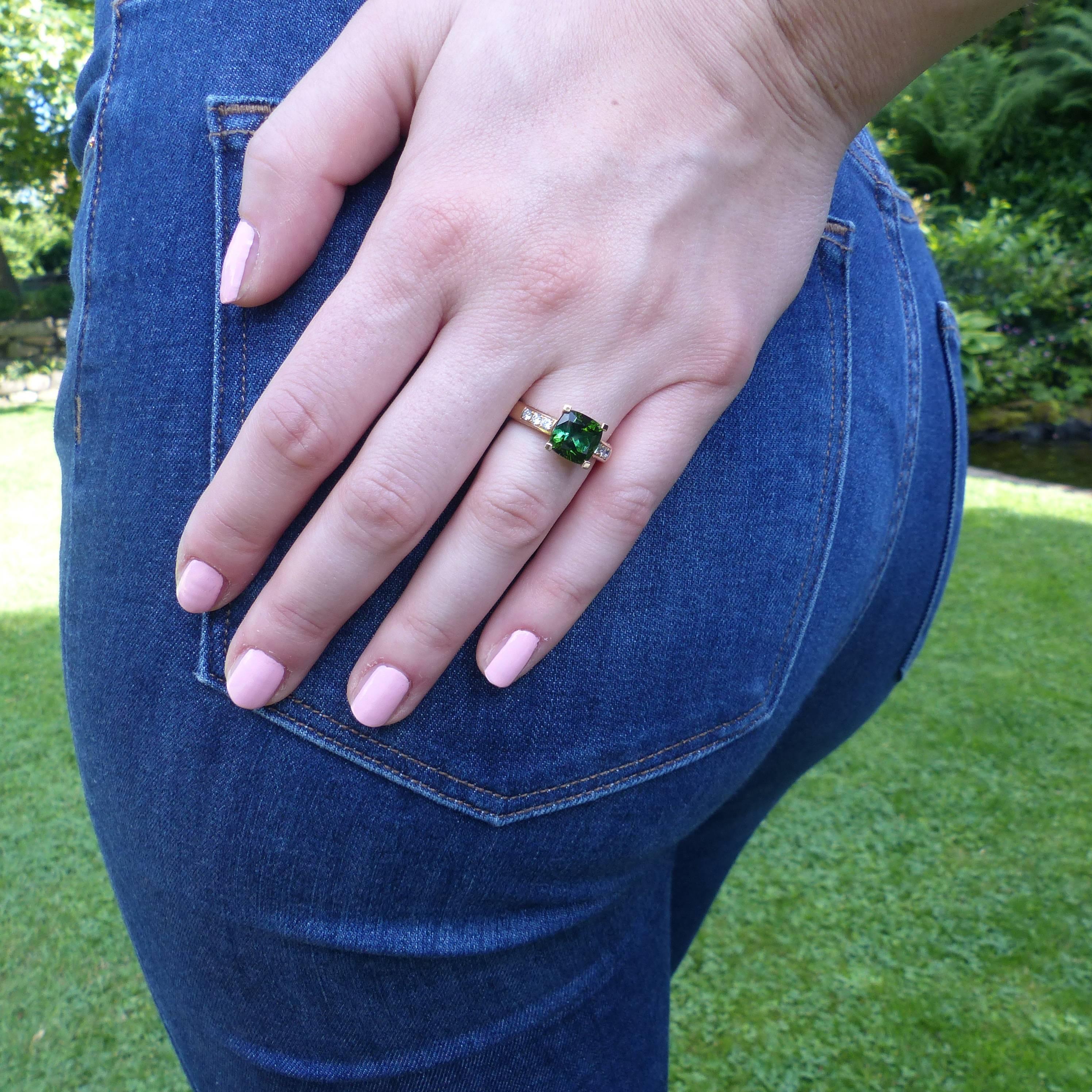 Women's Ring in Rose Gold with 1 Tourmaline and Diamonds.  For Sale